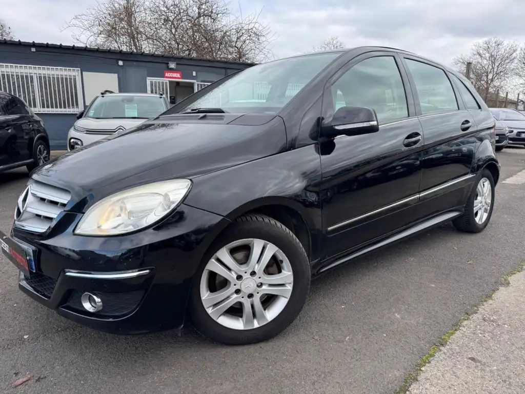 Mercedes-Benz B 180 2009 из Европы — купить под ключ
