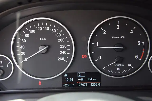 BMW X3 view 8