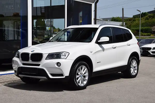 BMW X3 view 2