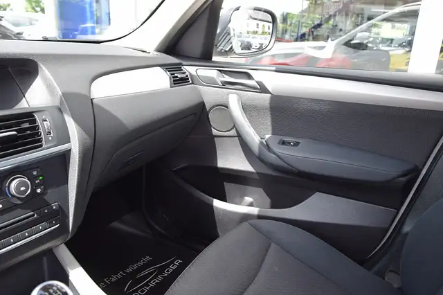 BMW X3 view 11