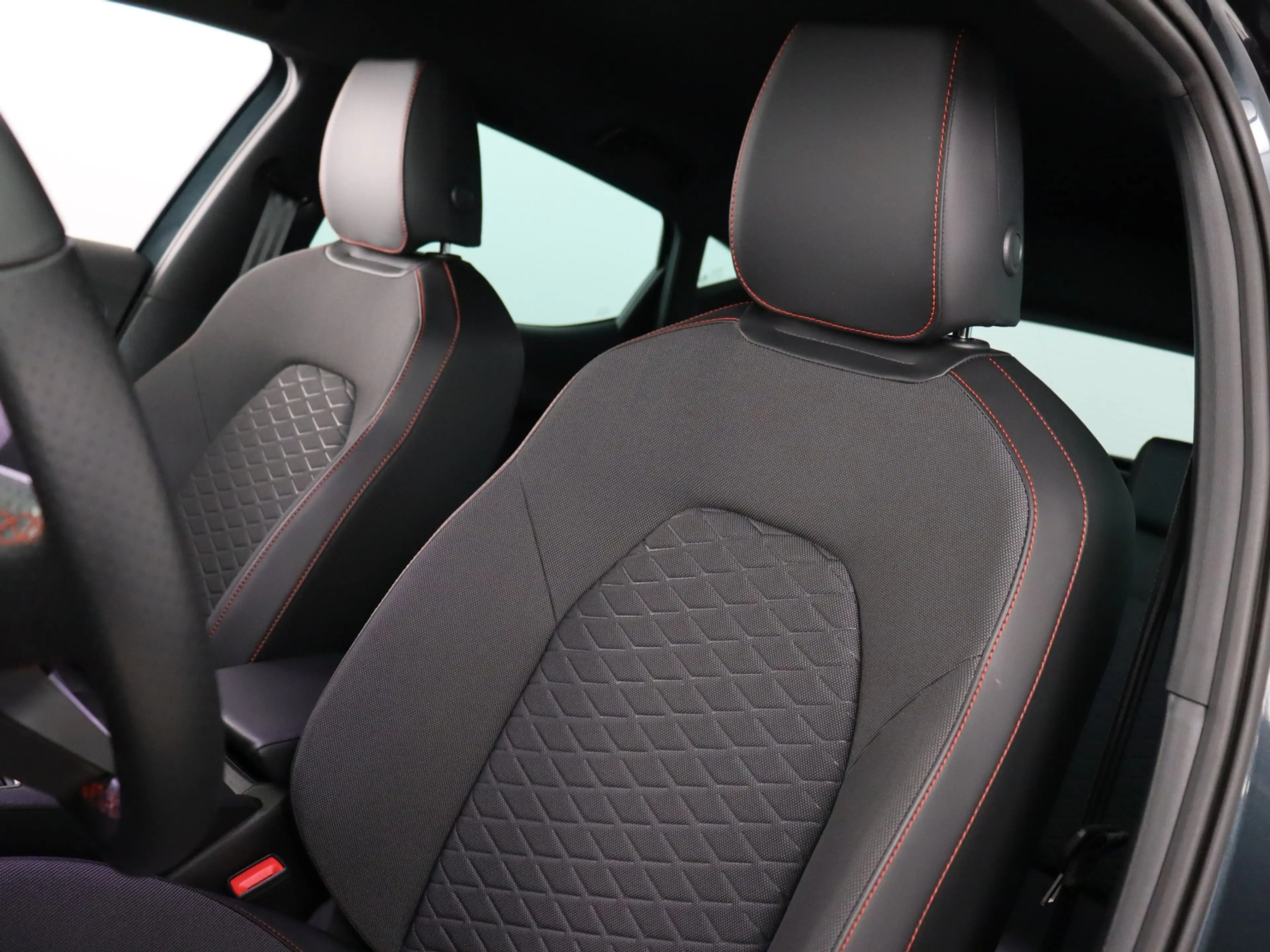 SEAT Leon e-Hybrid 1.5 TSI FR PHEV First Edition (NL-Auto / ACC / Cam — photo 8