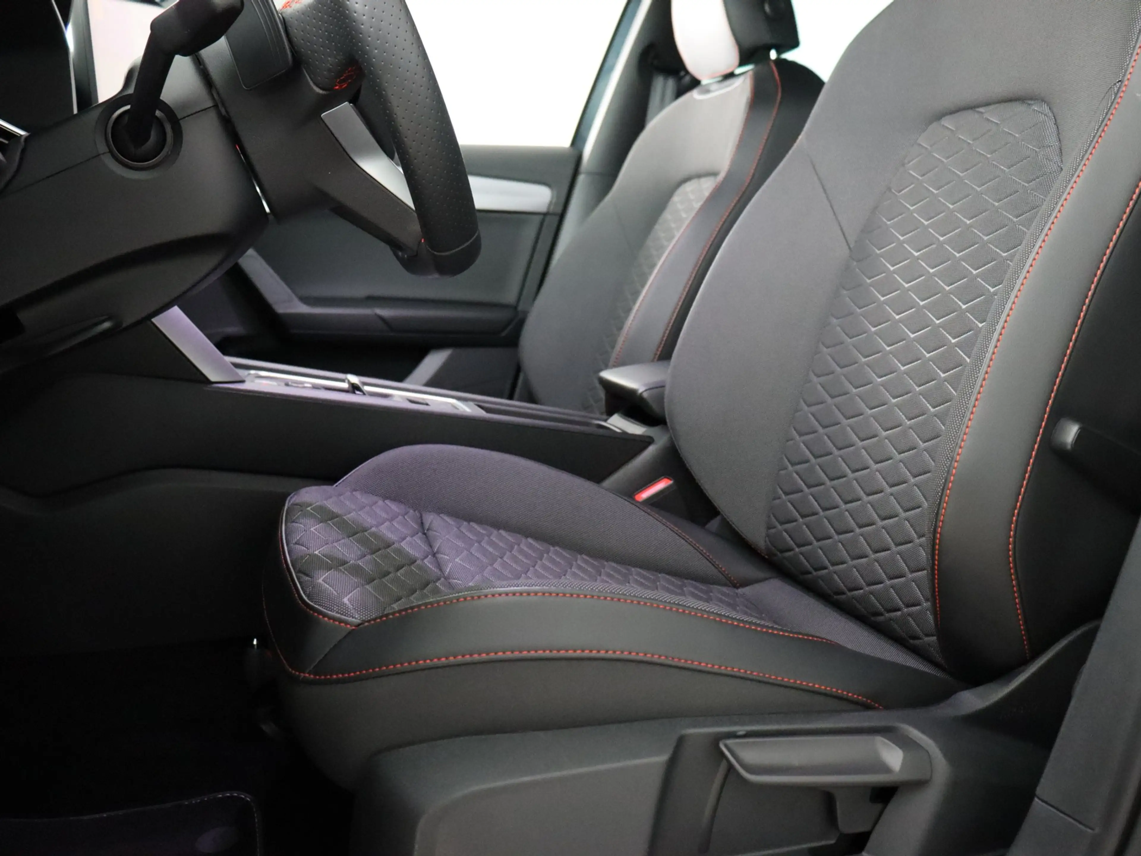 SEAT Leon e-Hybrid 1.5 TSI FR PHEV First Edition (NL-Auto / ACC / Cam — photo 9