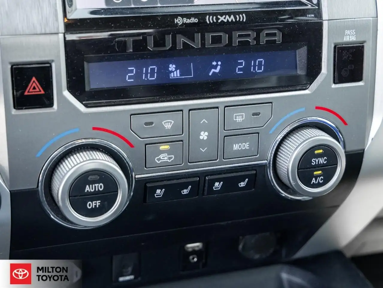 Toyota Tundra снимка Toyota Tundra