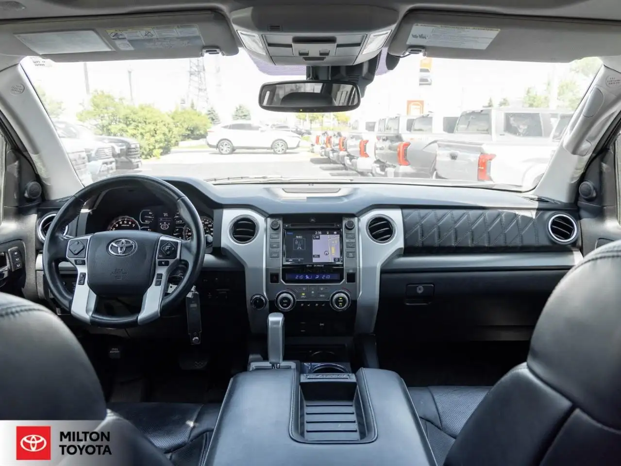 Toyota Tundra снимка Toyota Tundra