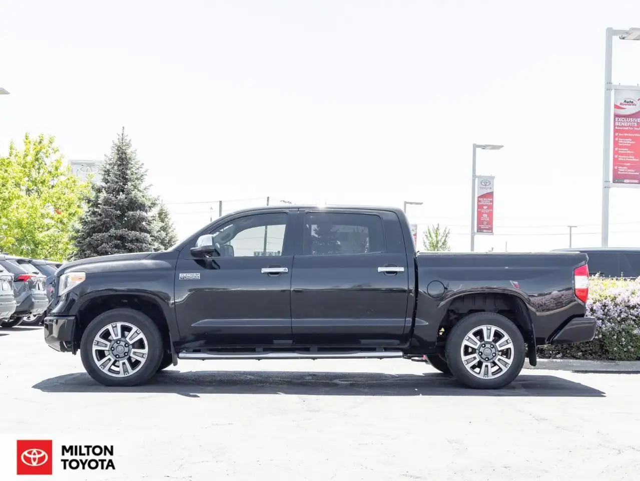 Toyota Tundra снимка Toyota Tundra