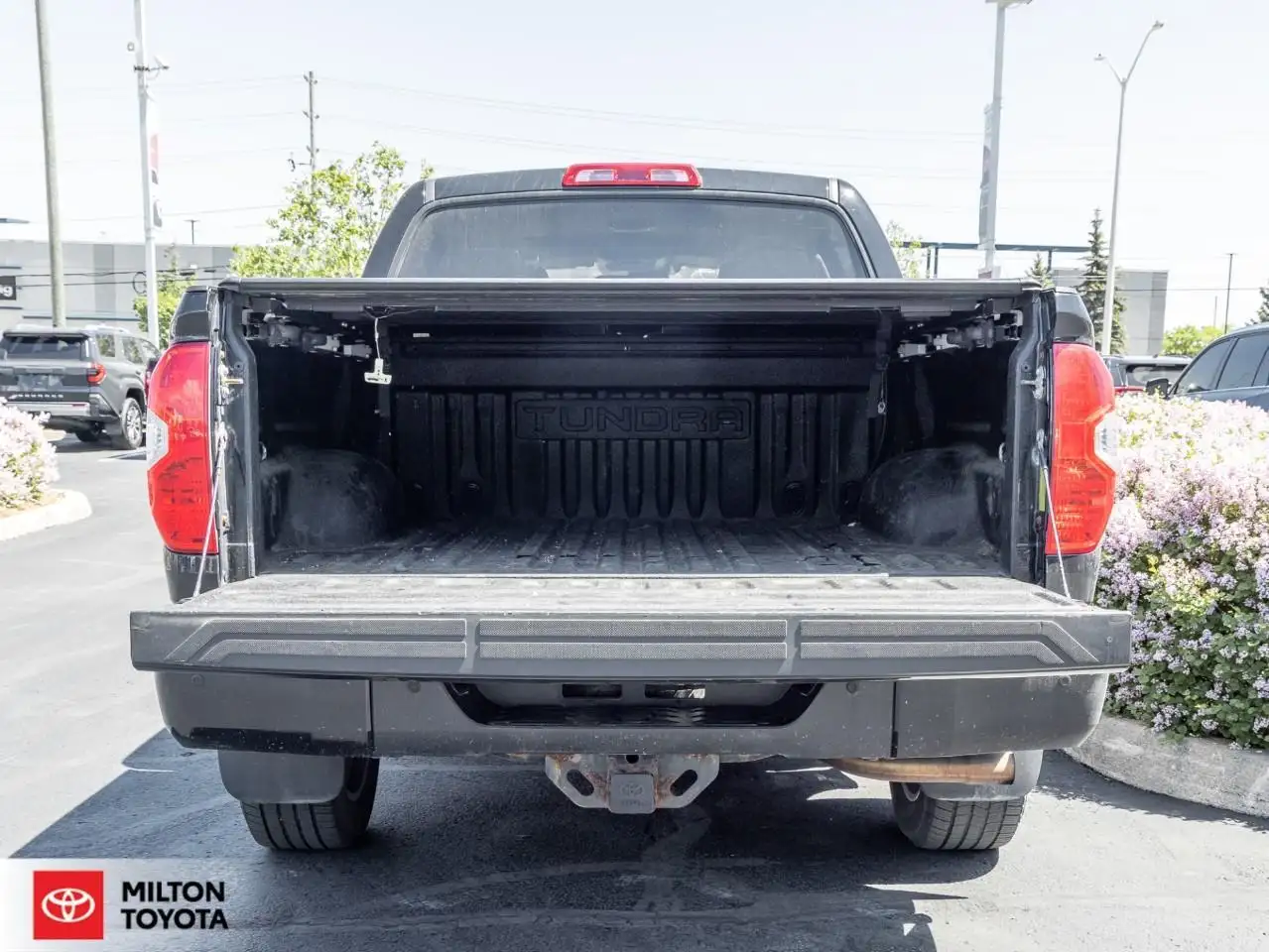 Toyota Tundra снимка Toyota Tundra