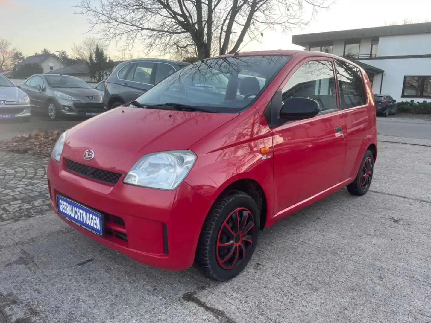 Daihatsu Cuore Plus Allwetterreifen !!! NUR 72 TKM !!! Rot - 1