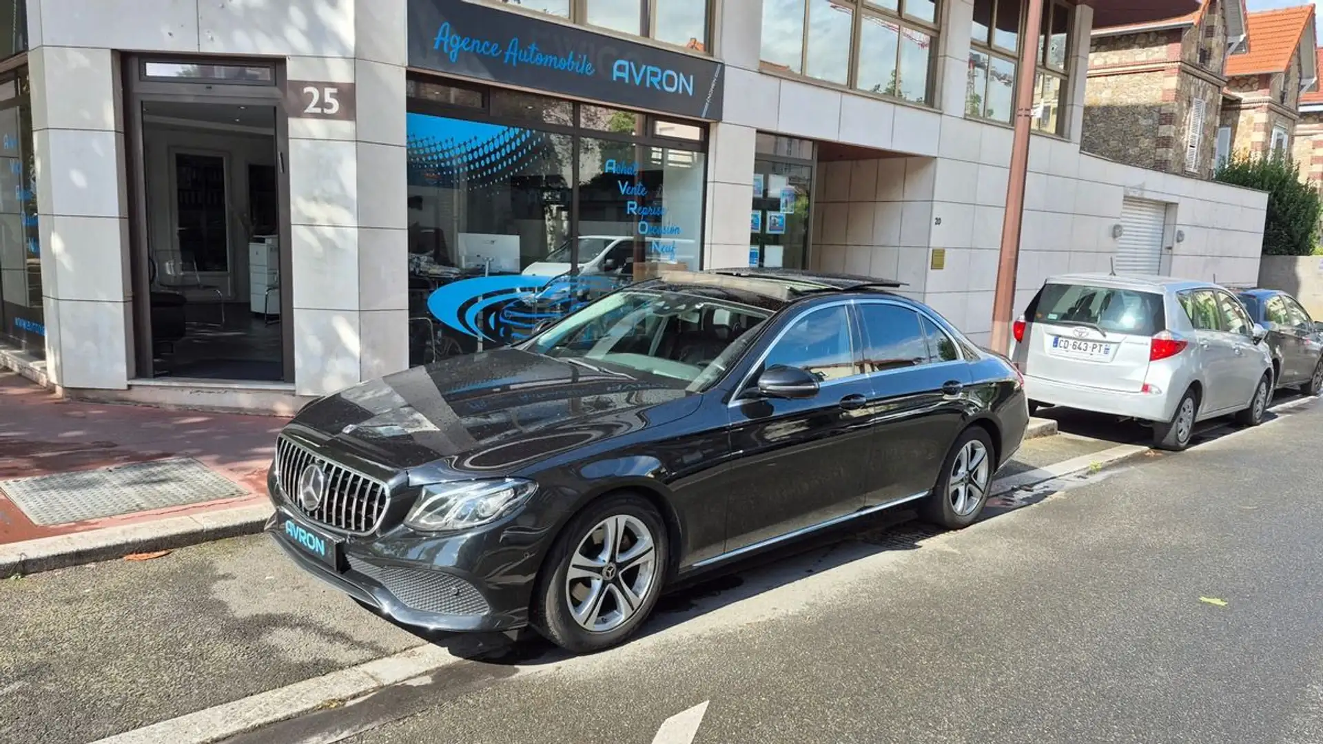 Mercedes-Benz V 220 V 220 D EXECUTIVE 9G-TRONIC Toit Ouvrant Historique complet Schwarz - 1