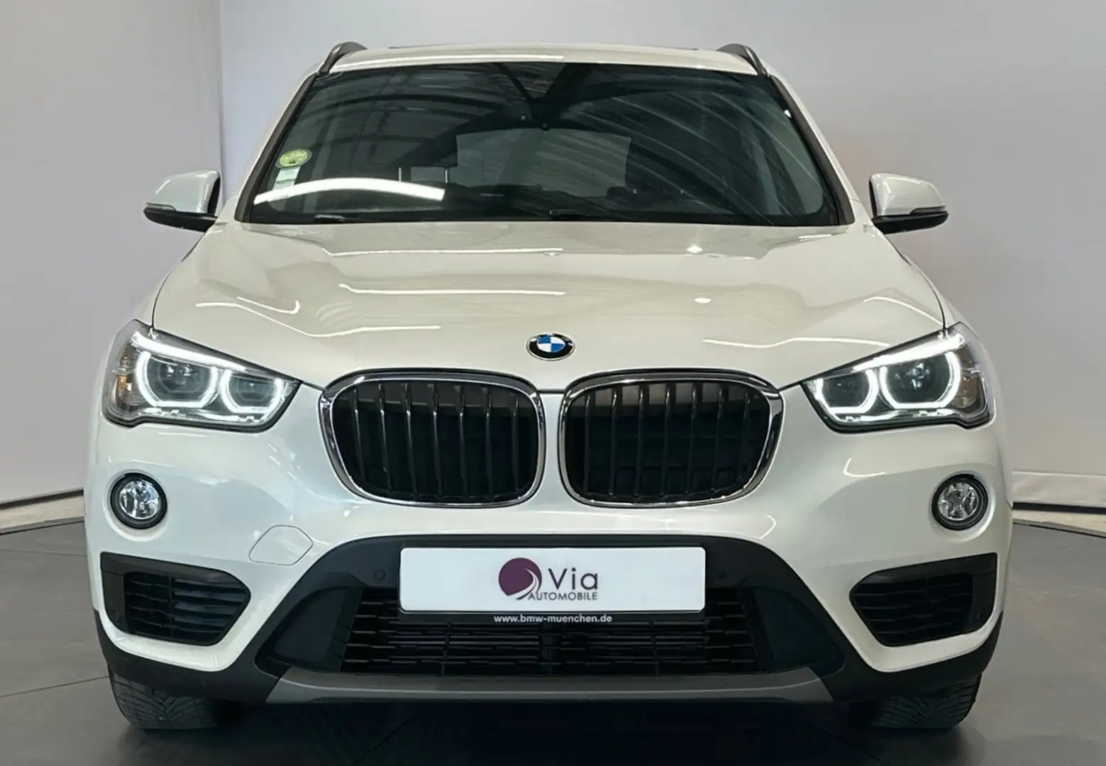 BMW X1 xDrive 18d 150 TOIT OUVRANT PANO AFFICHAGE TETE HA Blanc - 2