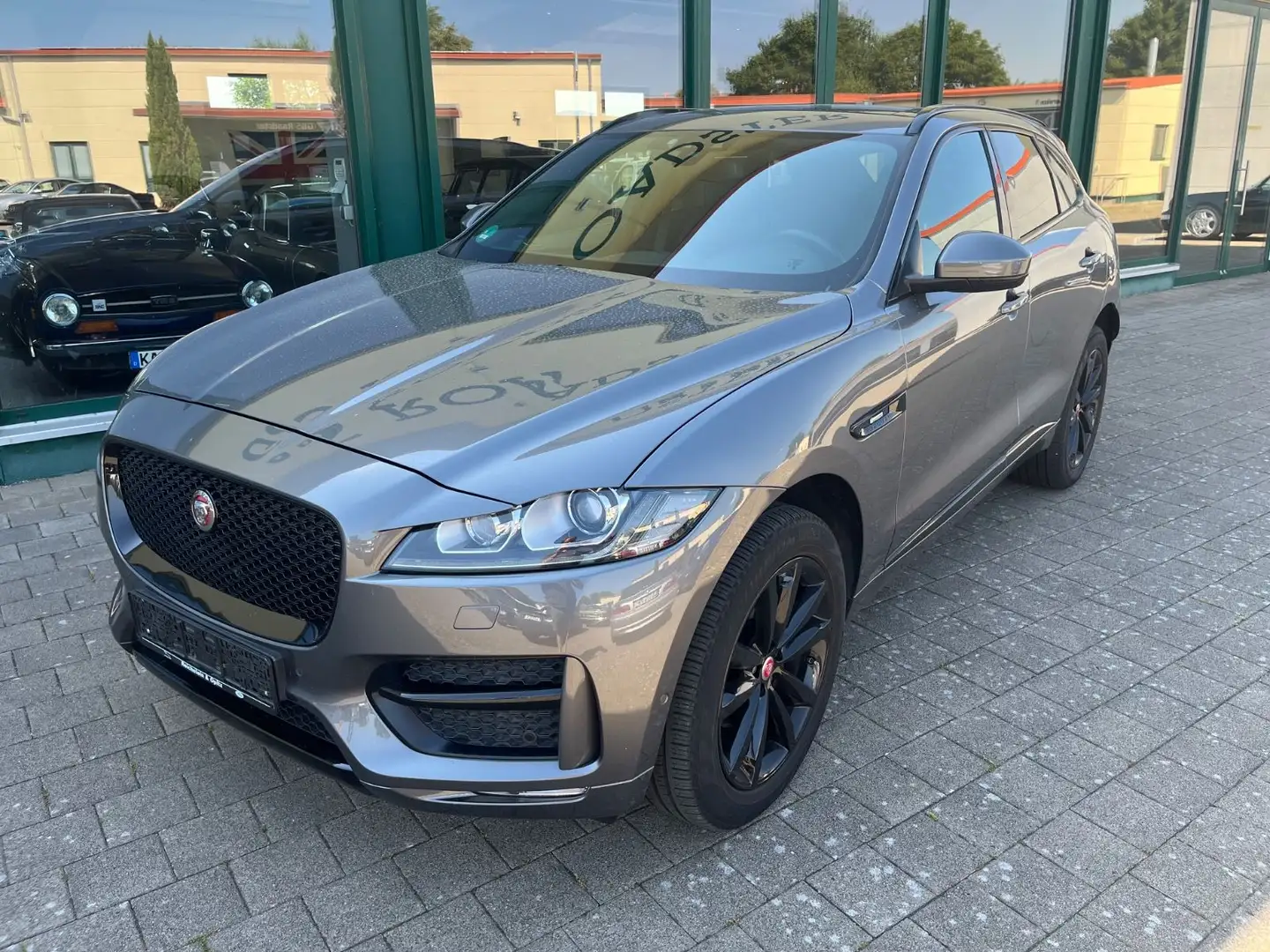 Jaguar F-Pace 20d AWD R-Sport Automatik  Motorschaden!! Gris - 2