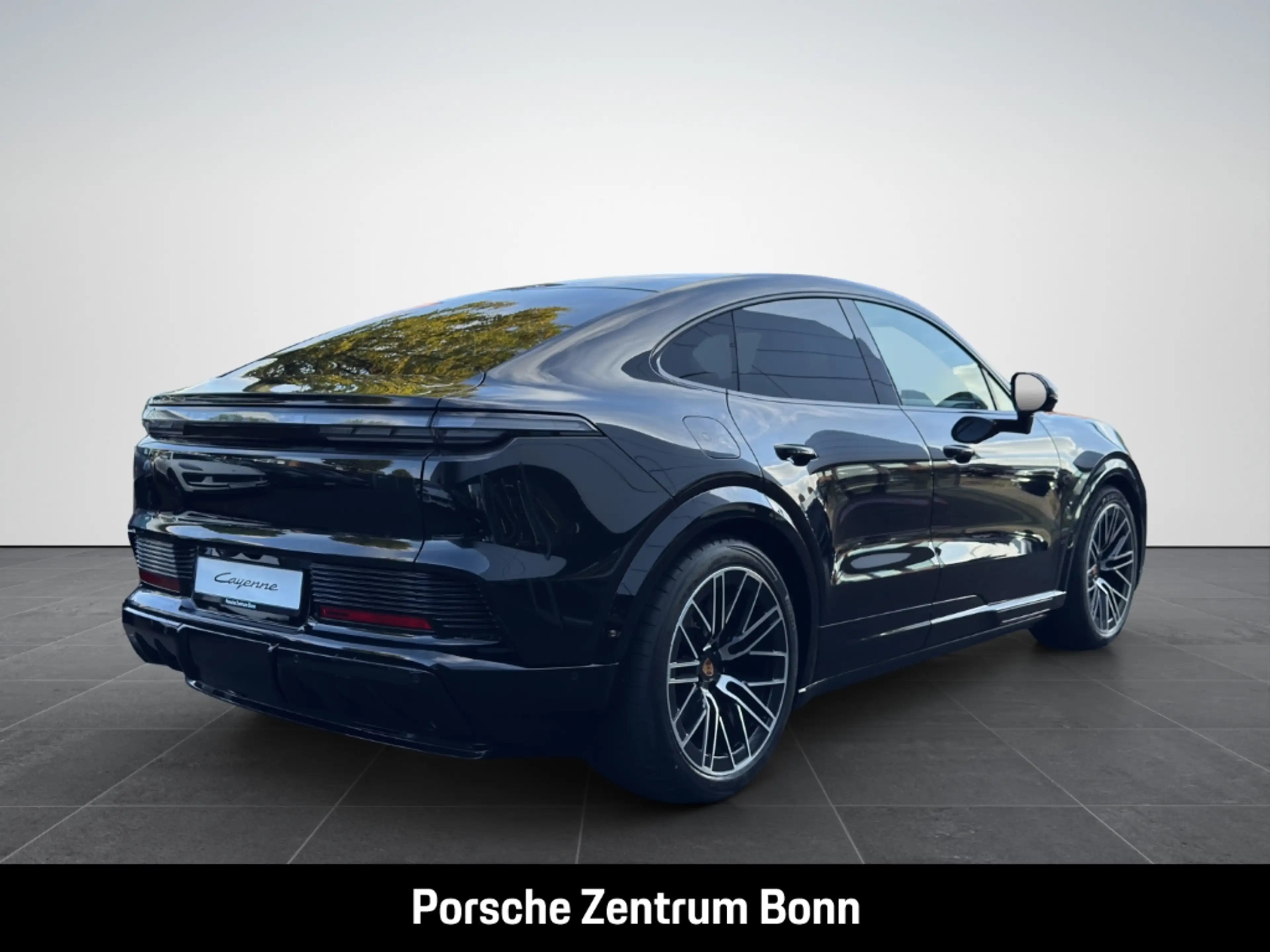 Porsche Cayenne Coupe Electric — photo 5