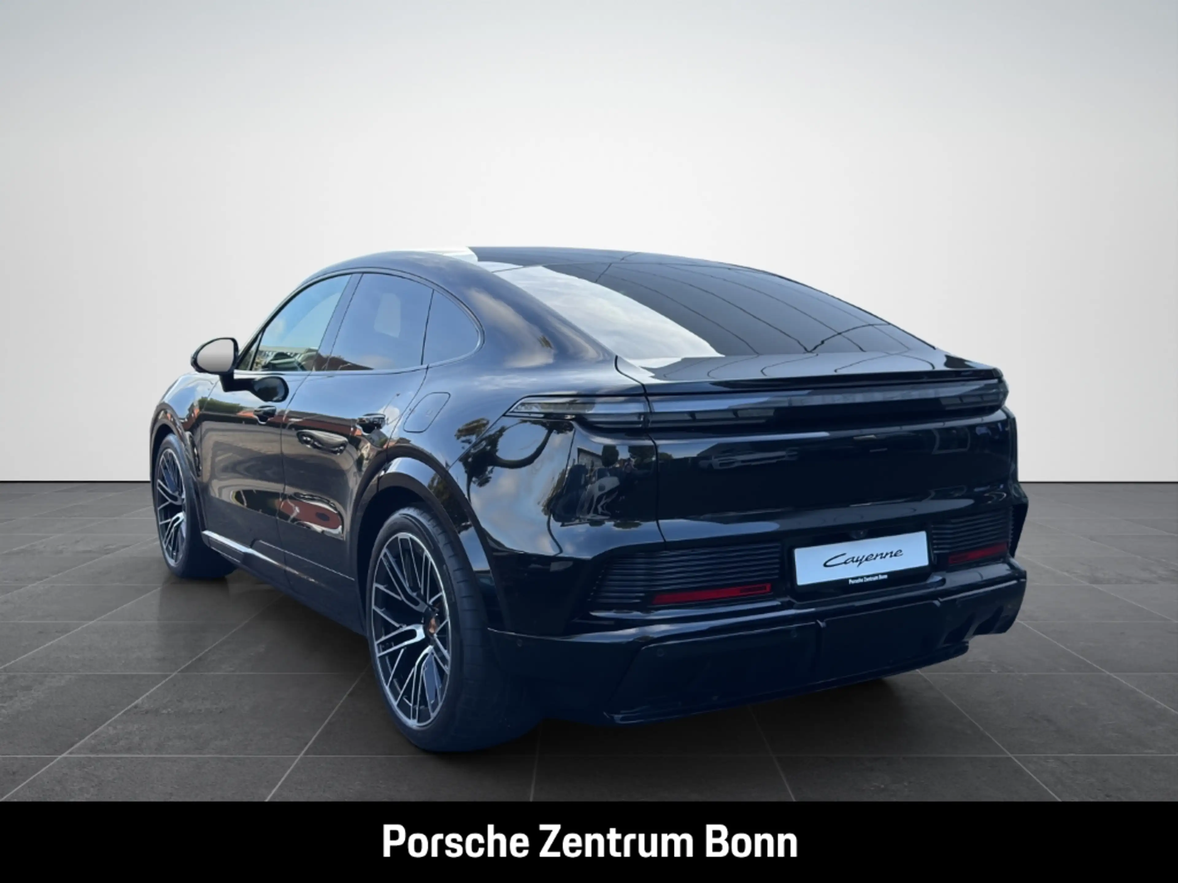 Porsche Cayenne Coupe Electric — photo 7