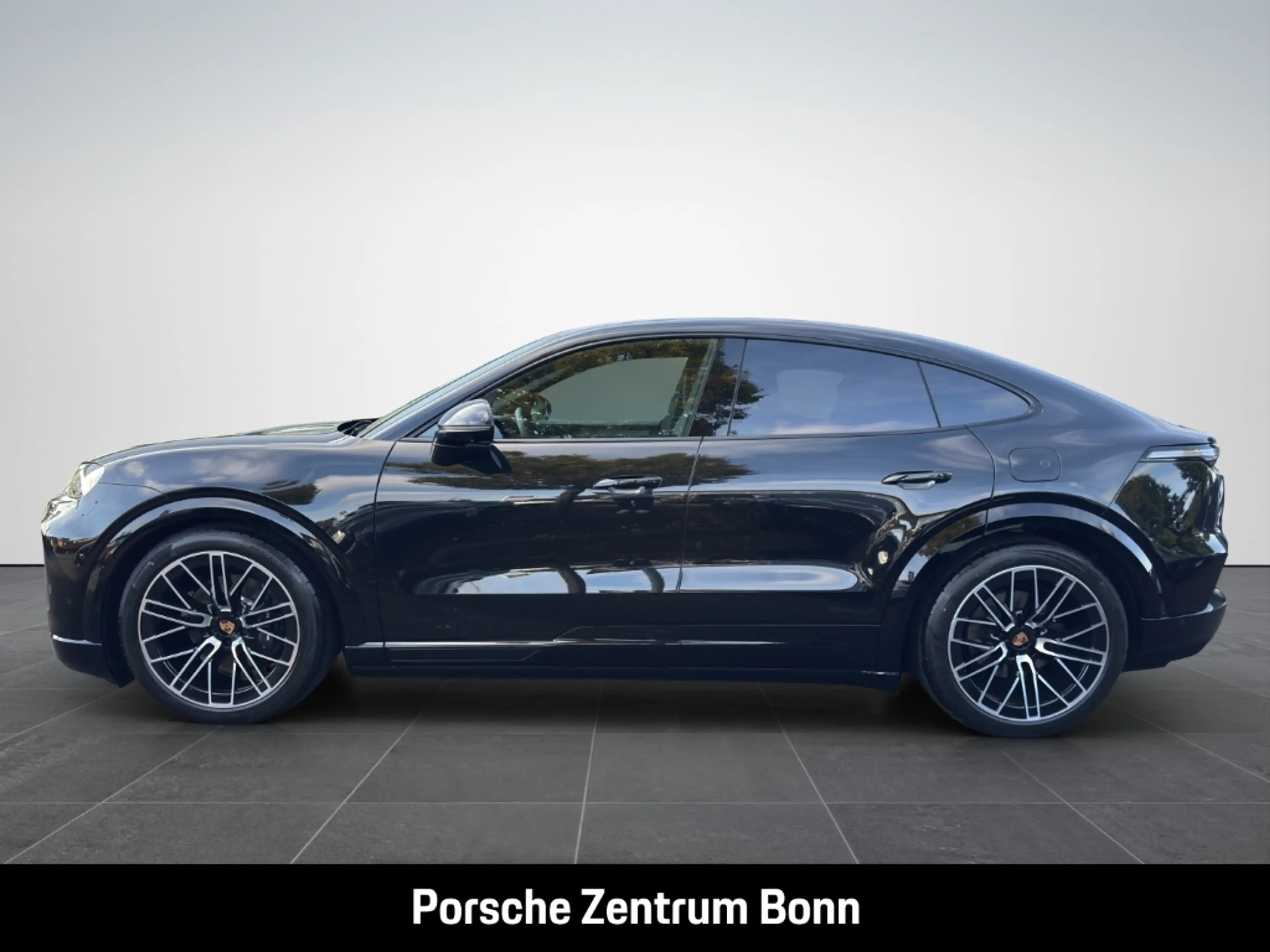 Porsche Cayenne Coupe Electric — photo 8