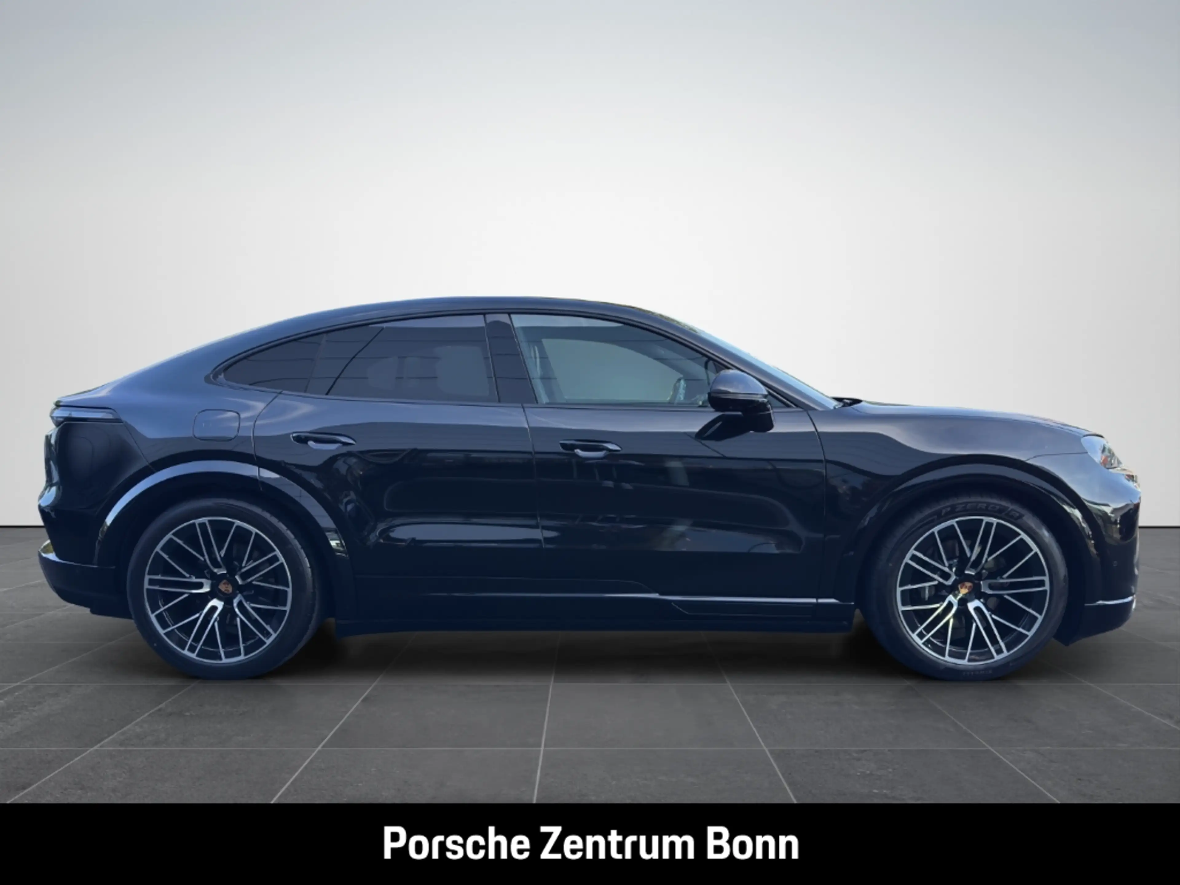 Porsche Cayenne Coupe Electric — photo 4