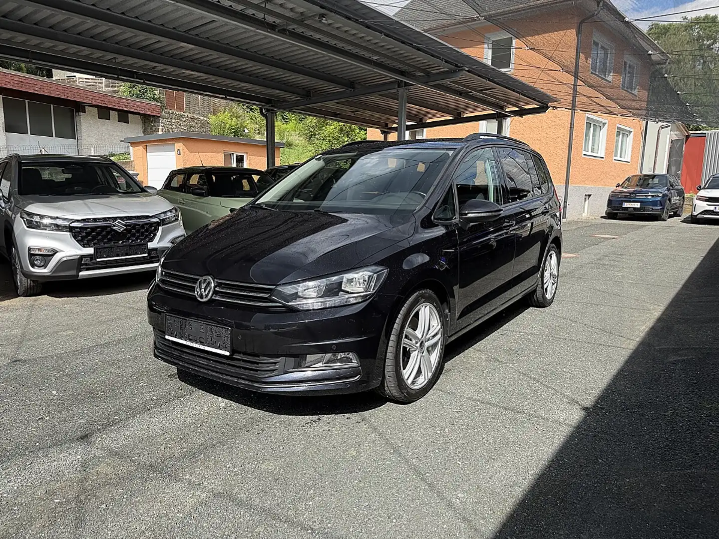 Volkswagen Touran 1.6 TDI BMT Comfortline Schwarz - 1