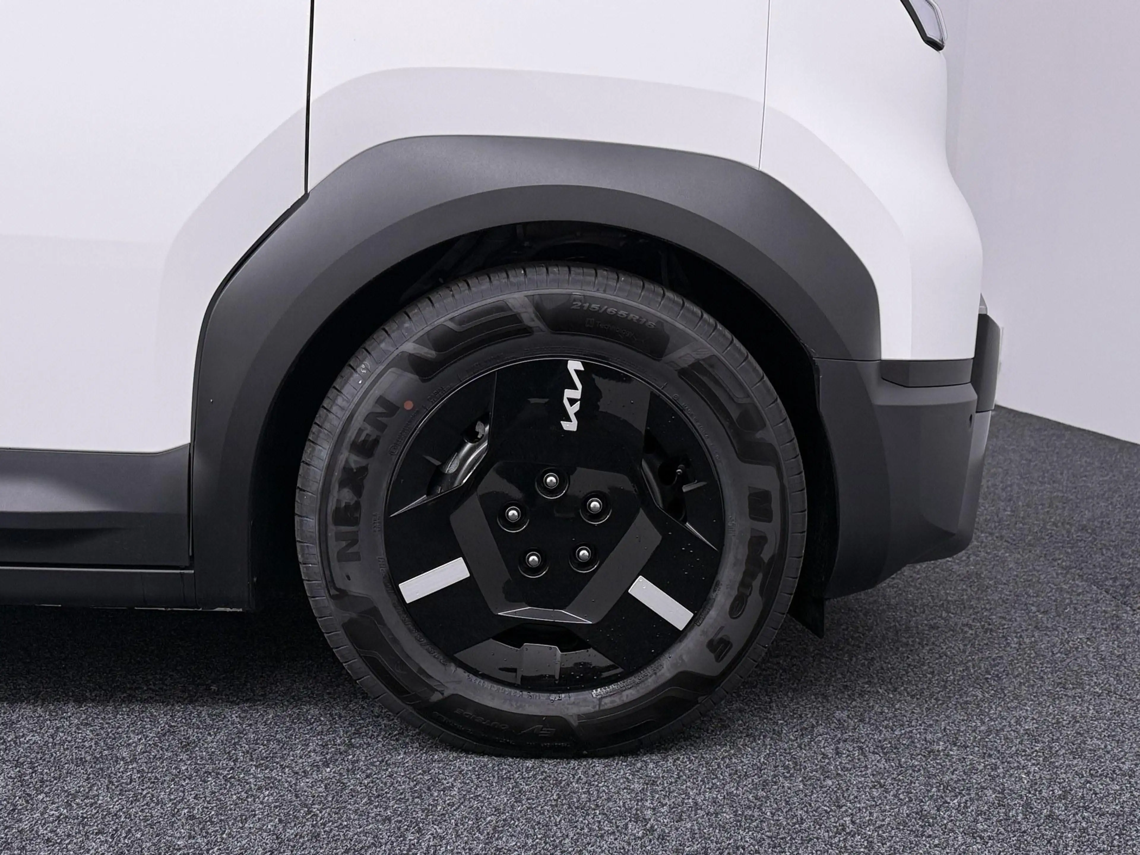 Kia PV5 Cargo L2H1 Long Range Business 71.2 kWh | ACC | Navigati — photo 10