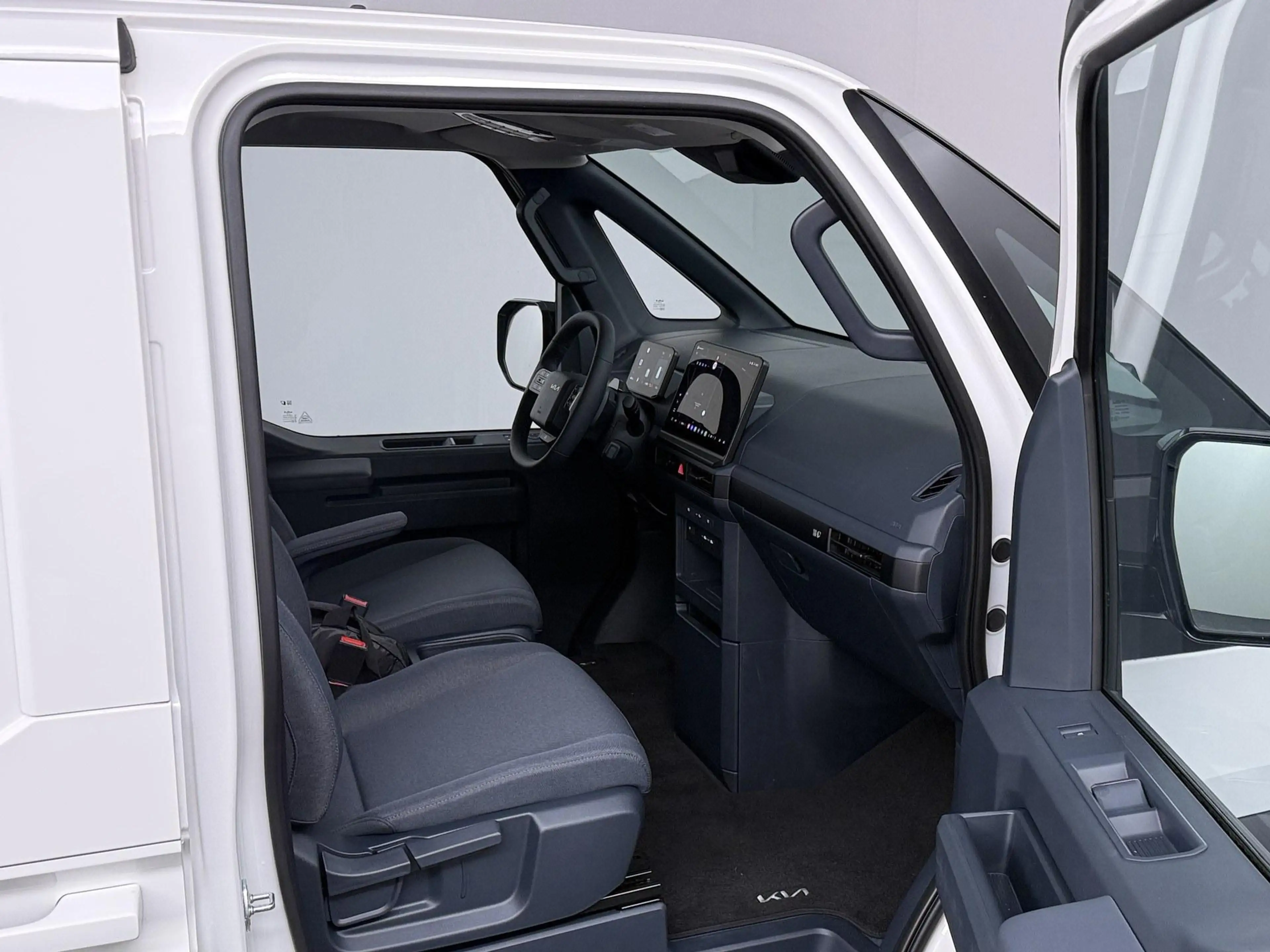 Kia PV5 Cargo L2H1 Long Range Business 71.2 kWh | ACC | Navigati — photo 15