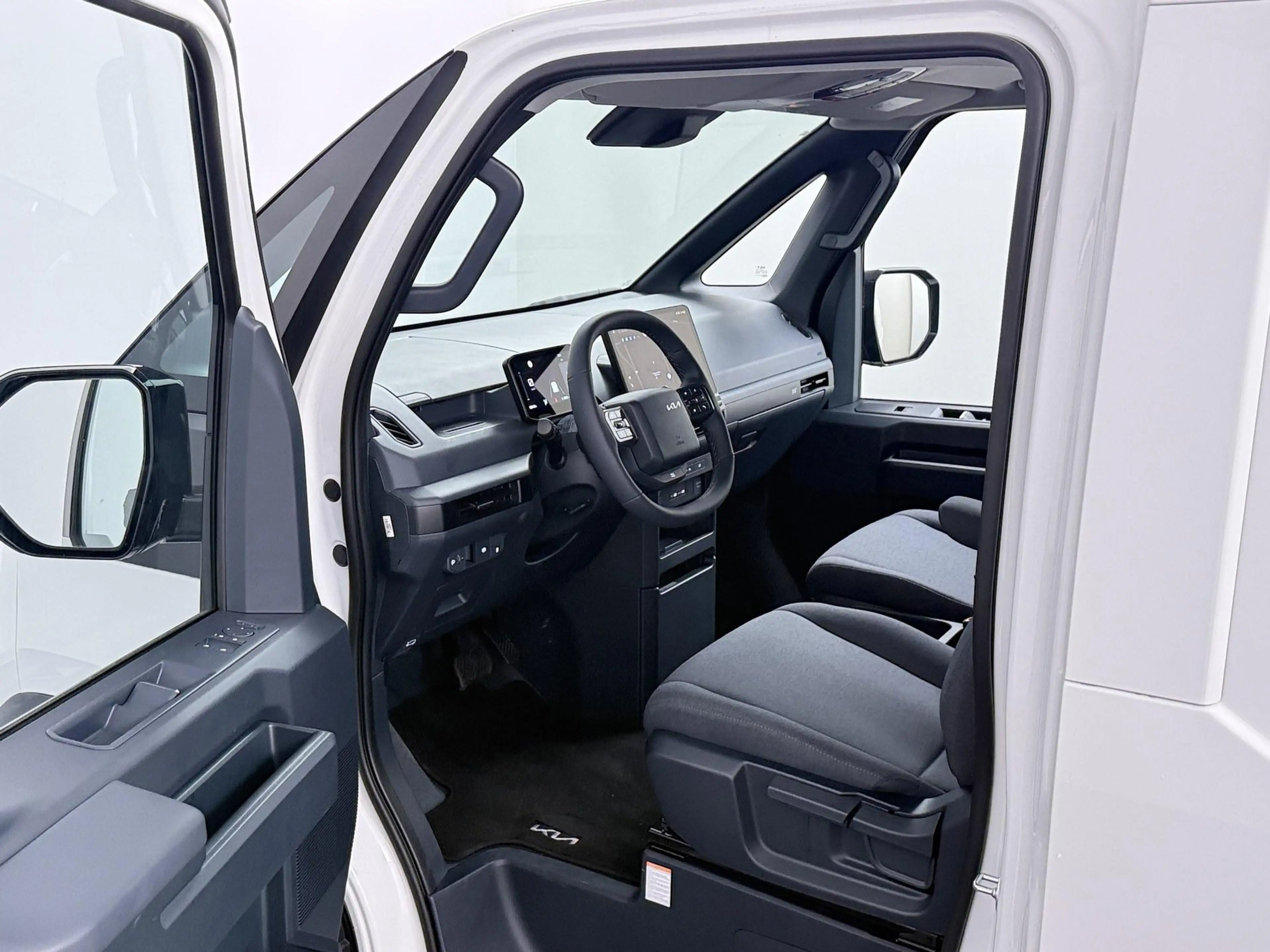 Kia PV5 Cargo L2H1 Long Range Business 71.2 kWh | ACC | Navigati — photo 6