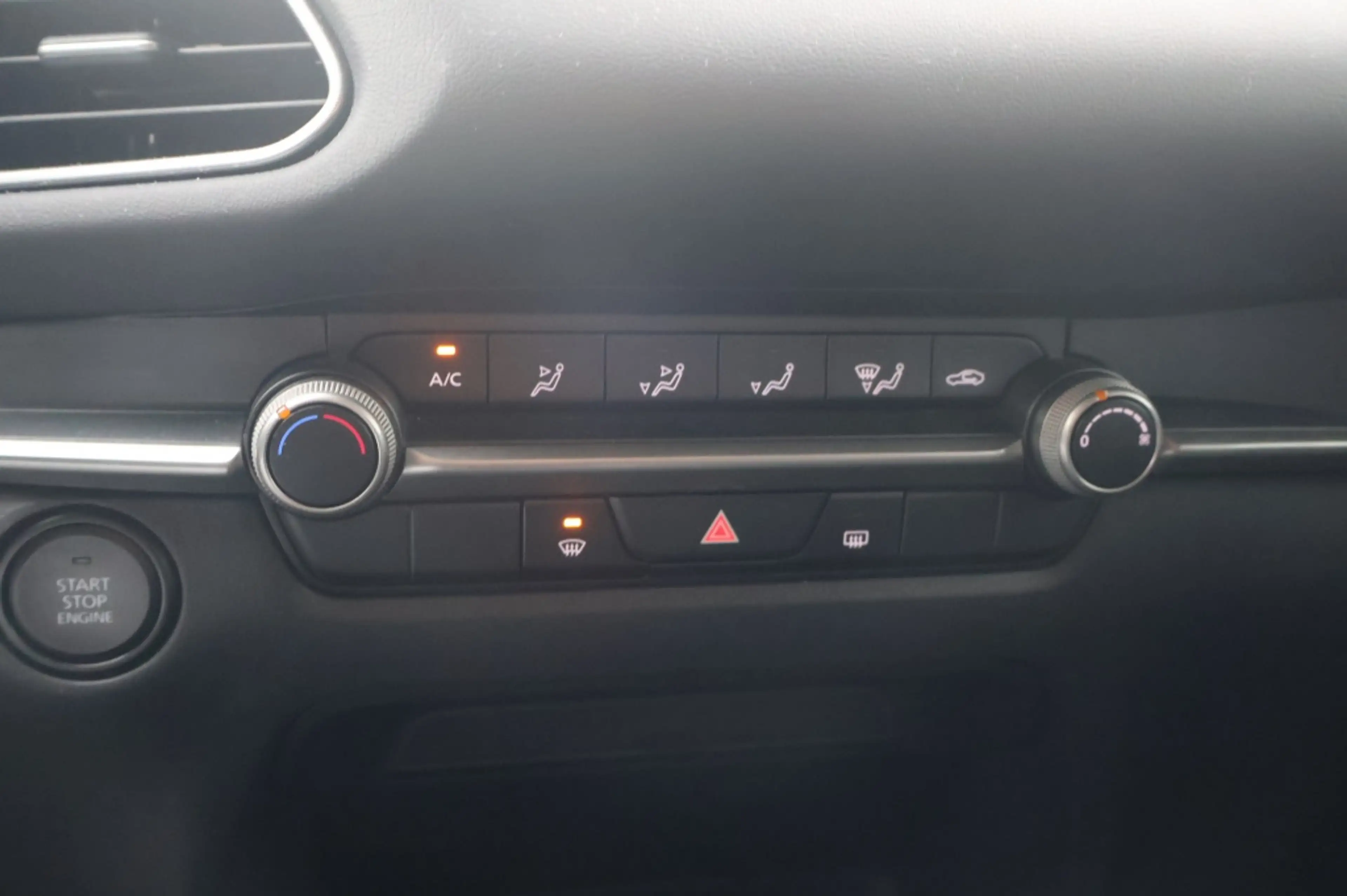 Mazda CX-30 E-Skyactiv G 122pk — photo 16