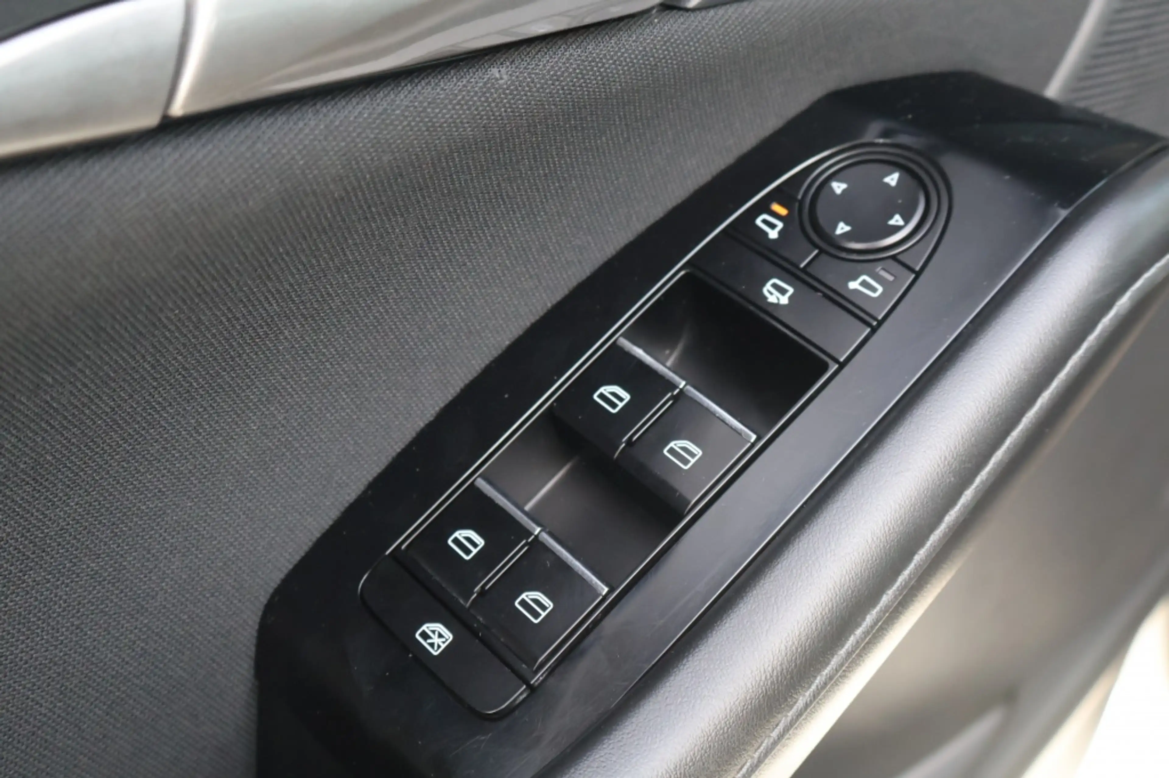 Mazda CX-30 E-Skyactiv G 122pk — photo 14