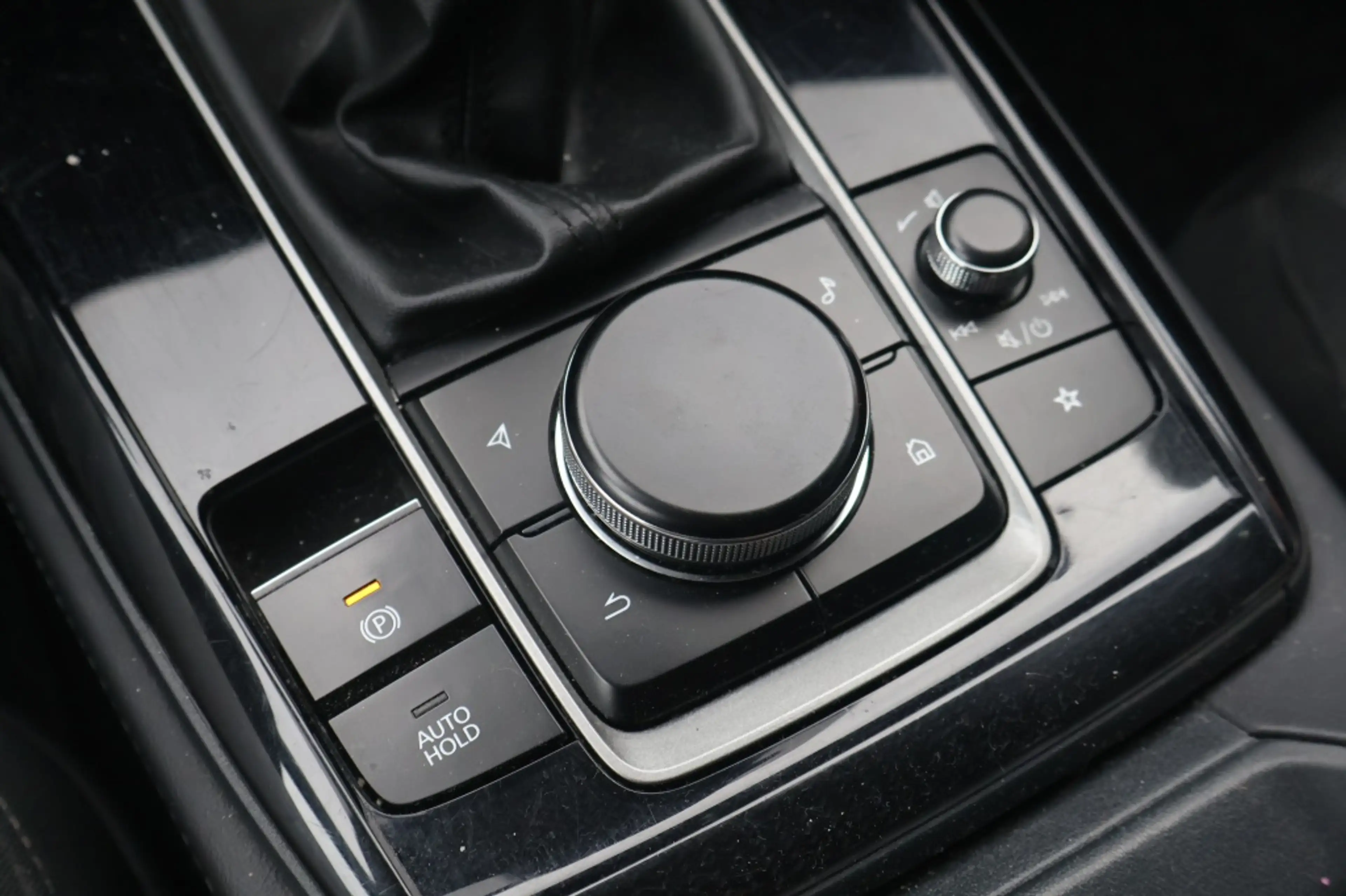 Mazda CX-30 E-Skyactiv G 122pk — photo 23