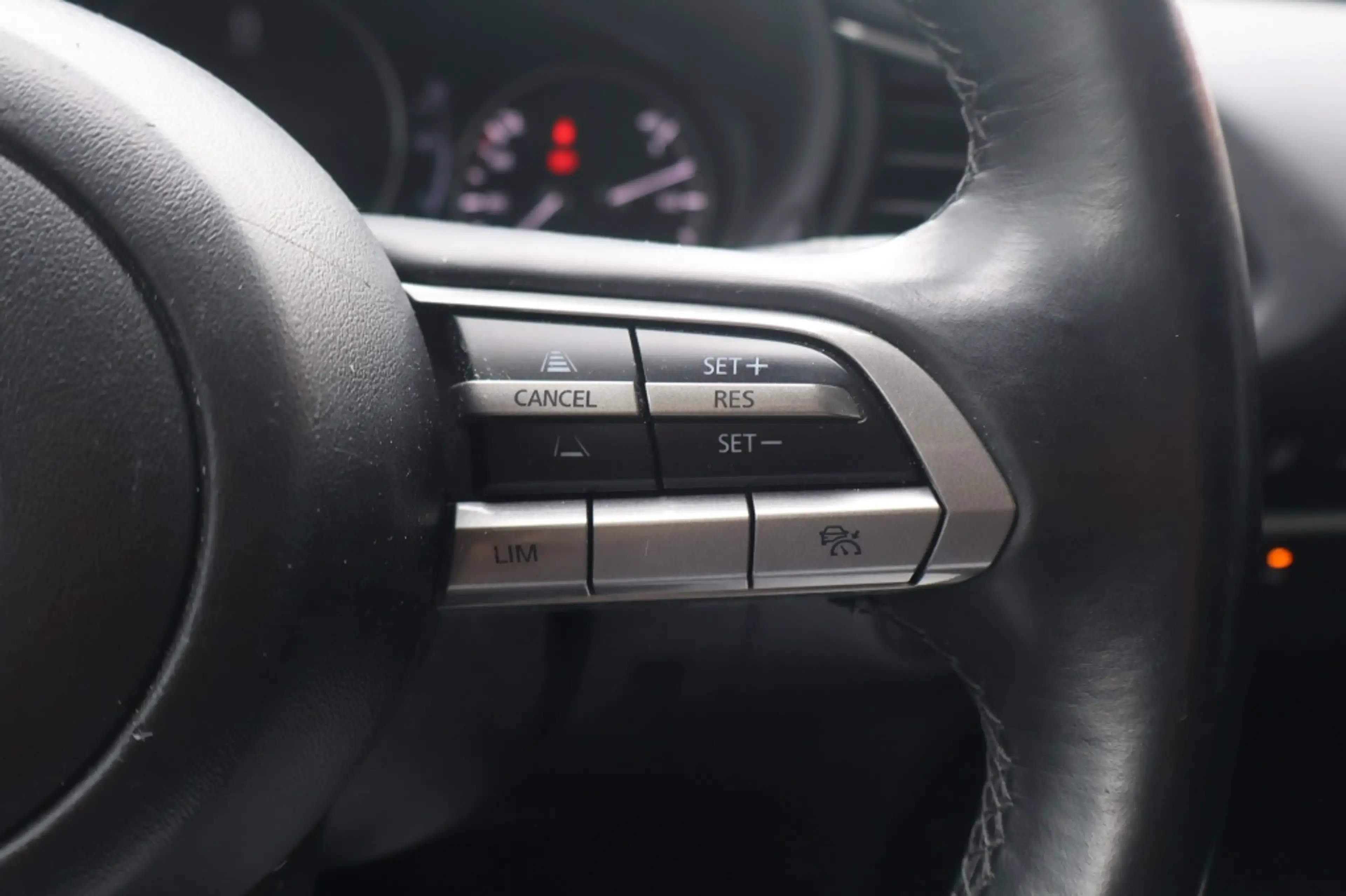 Mazda CX-30 E-Skyactiv G 122pk — photo 13