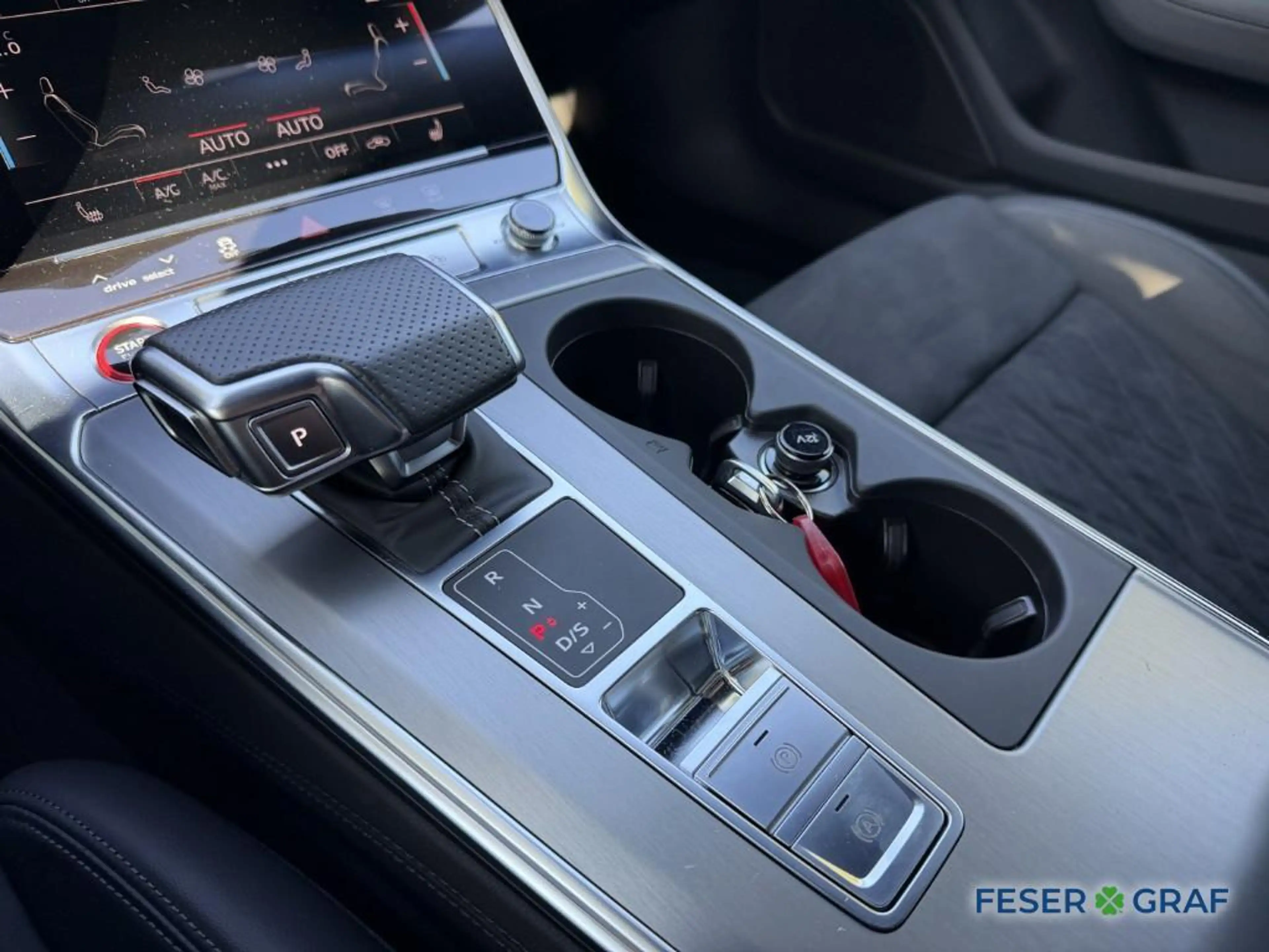 Audi RS6 Avant Dynamik+/305KmH/Matrix/Cam — photo 14