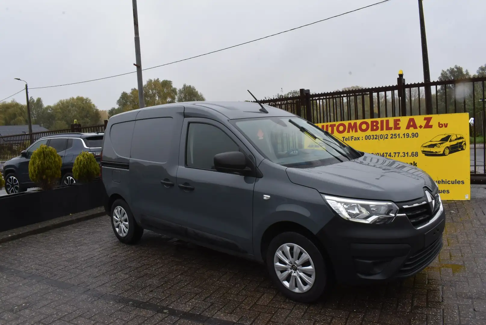 Renault Express 1.3i Confort Airco/GPS 15.000KM **DESTOCKAGE B2B** Gris - 1