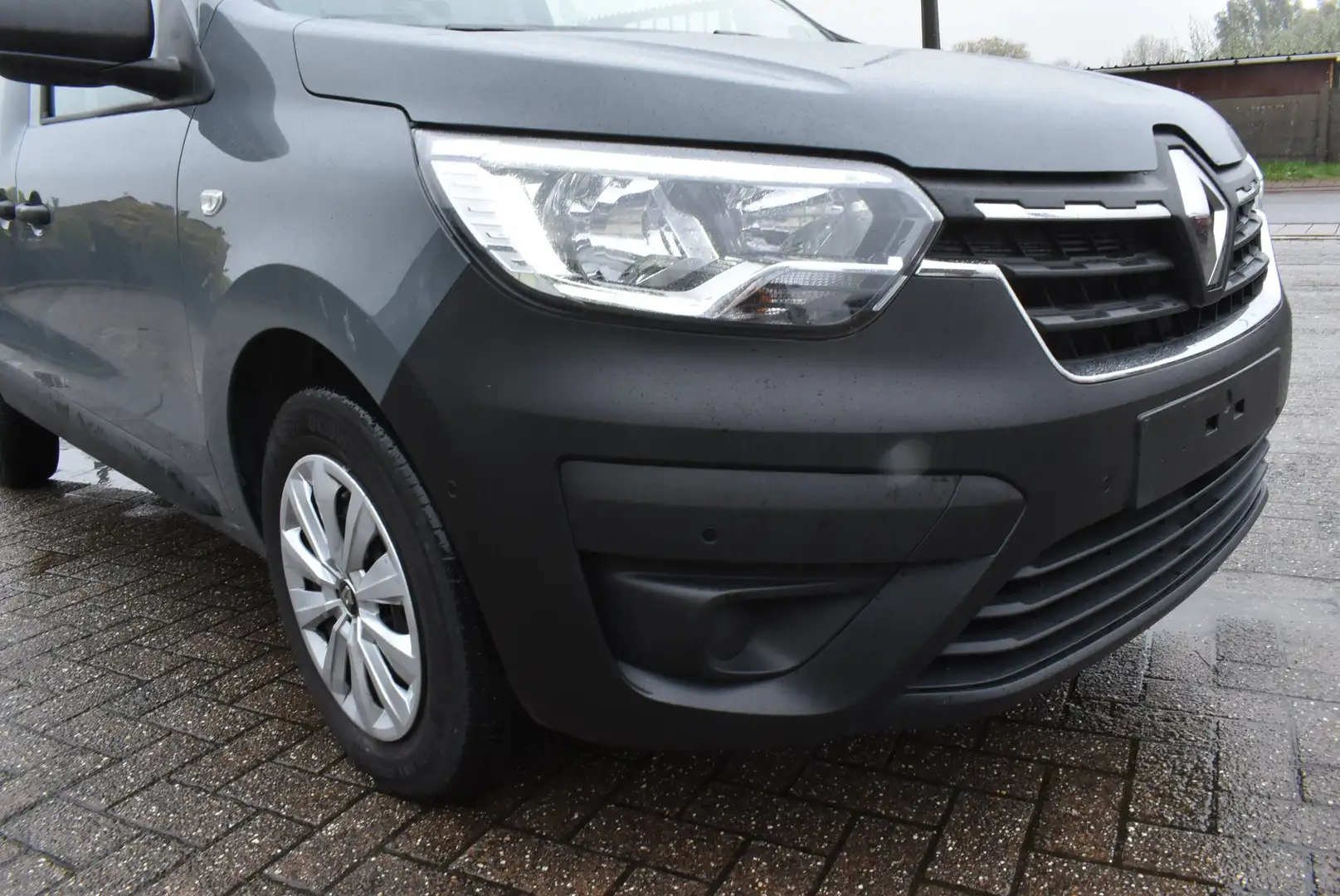 Renault Express 1.3i Confort Airco/GPS 15.000KM **DESTOCKAGE B2B** Gris - 2