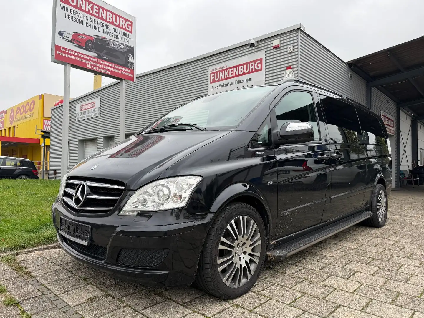 Mercedes-Benz Viano 3.0 CDI Lang PANO/AUT/LEDER/NAVI/XENON/AHK Noir - 2