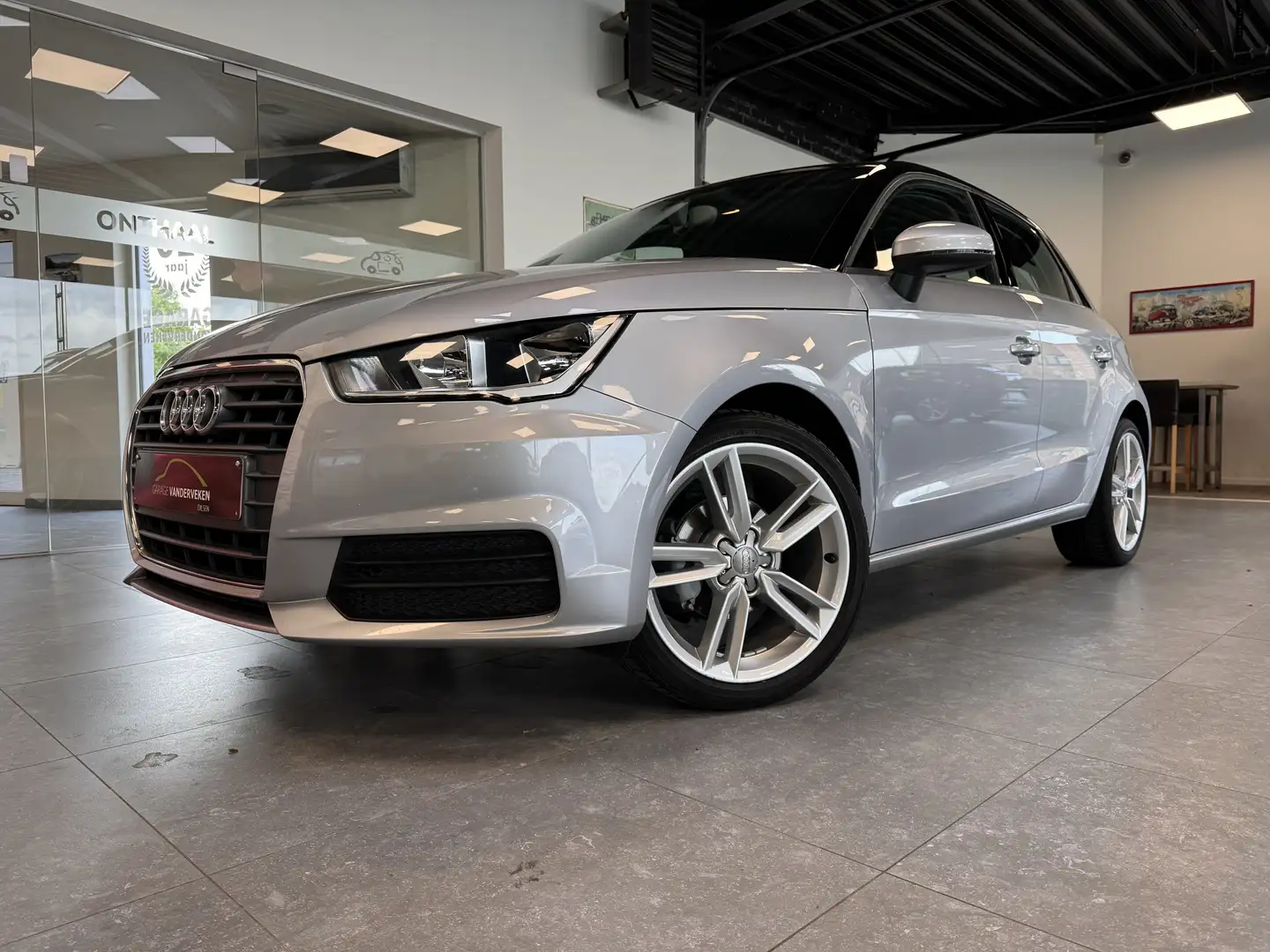 Audi A1 Sportback 1.0 TFSI ultra Design Argento - 1