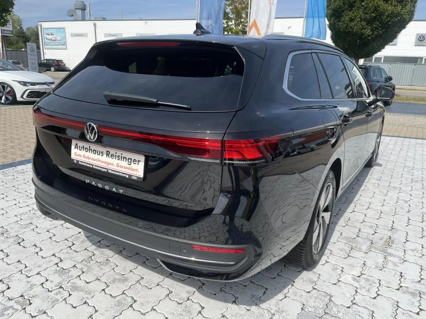 Volkswagen Passat Variant 2.0 TDI Business DSG (LED,NAVI,APP,AreaView) Schwarz - 2