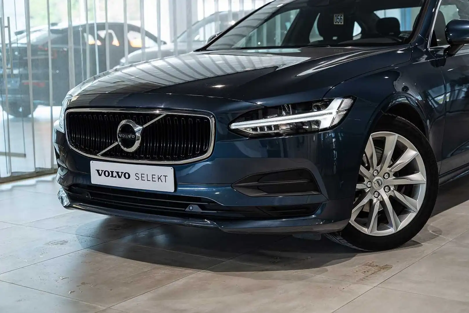 Volvo S90 Momentum Pro D3 Geartronic diesel Blauw - 2