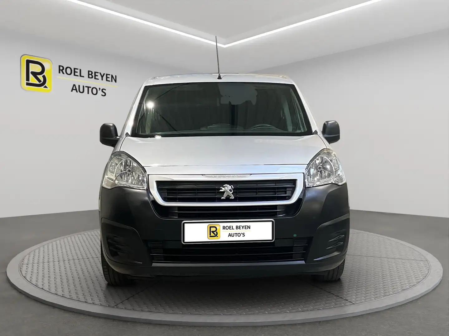 Peugeot Partner 1,6HDI Airco Prijs = all-in 12M Omniumgarantie Argent - 2