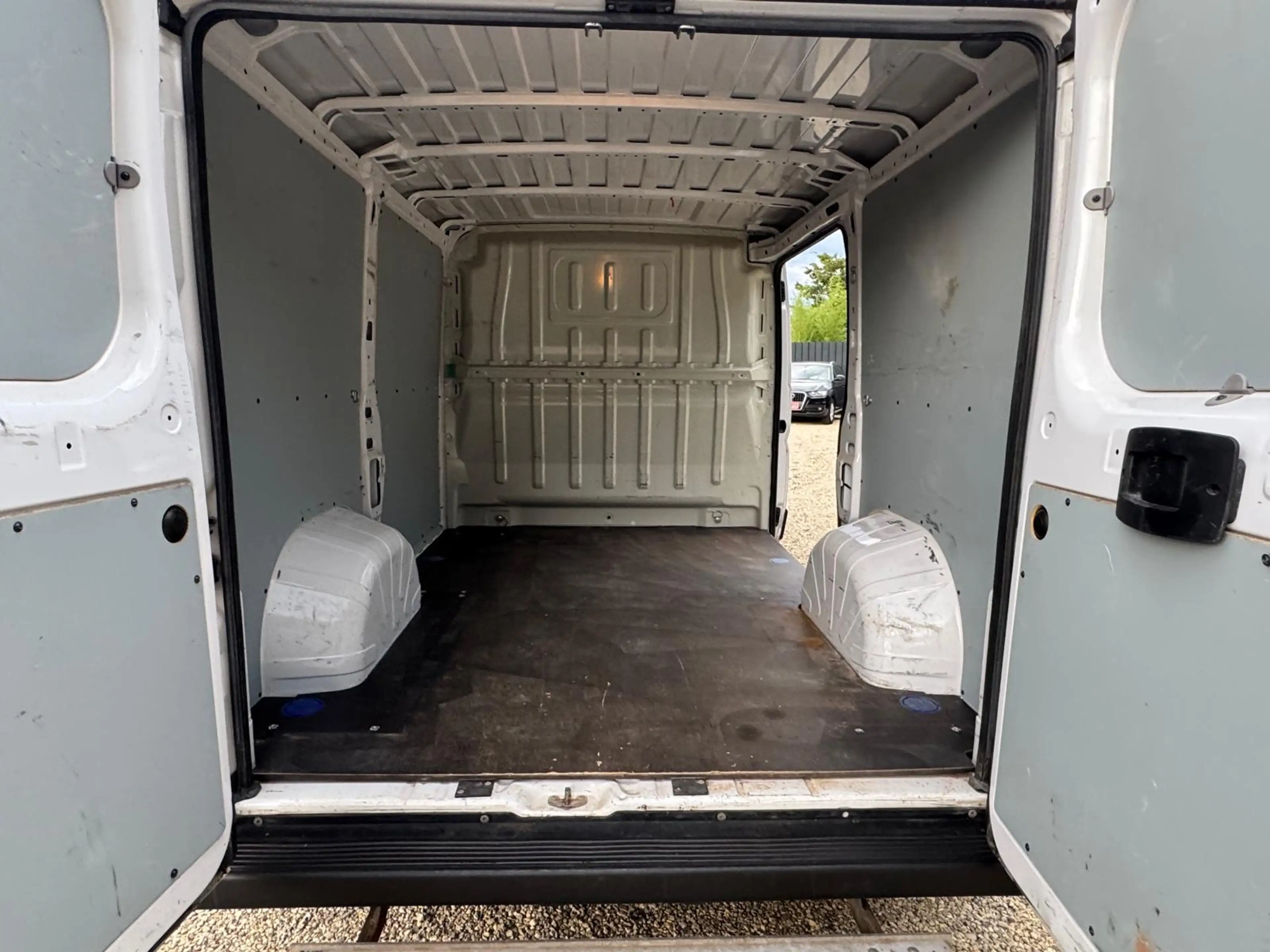 Peugeot Boxer 2.2 BlueHDi L1H1/Etat neuf/Garantie/Tva deductible — photo 9