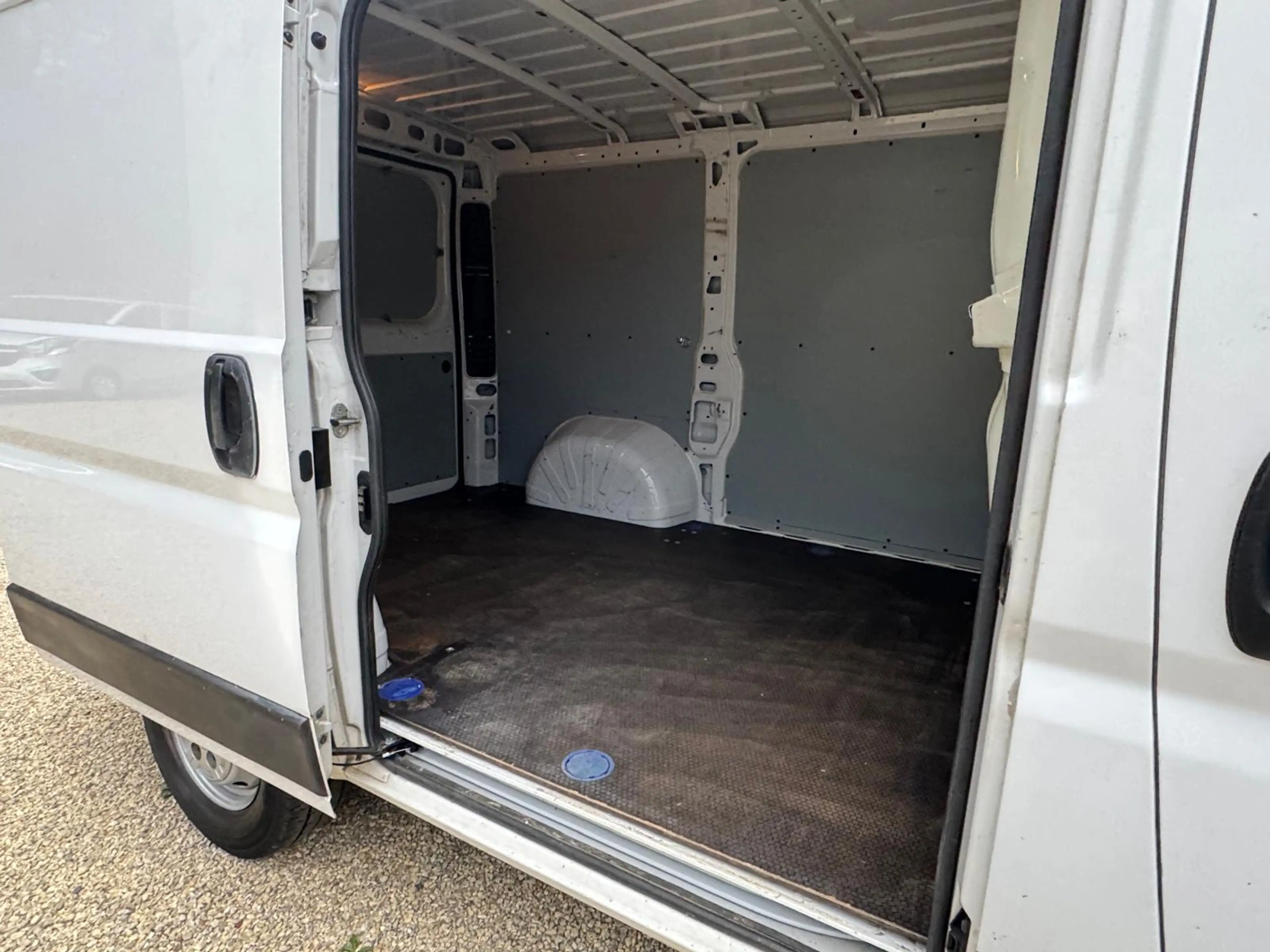 Peugeot Boxer 2.2 BlueHDi L1H1/Etat neuf/Garantie/Tva deductible — photo 10