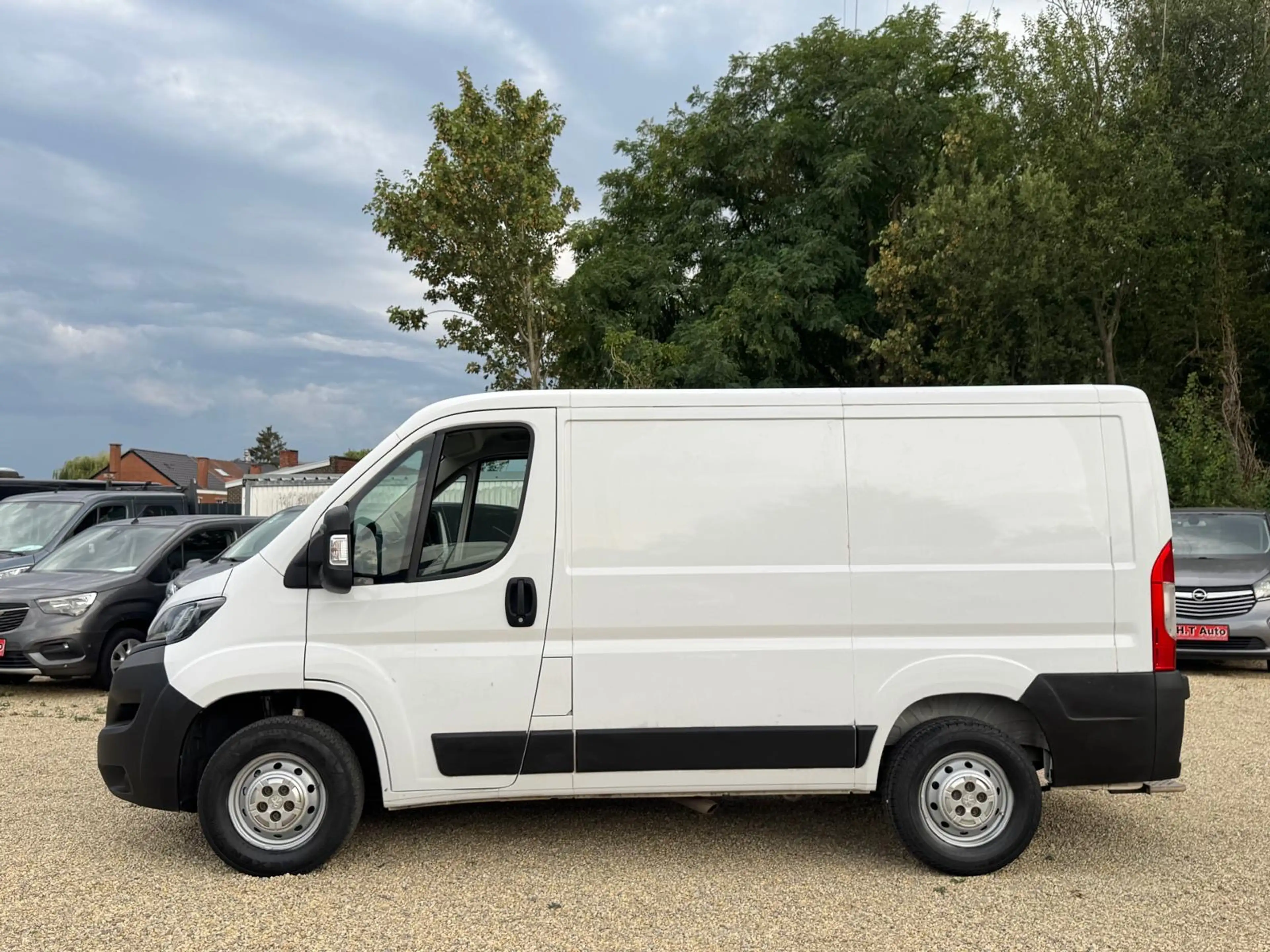 Peugeot Boxer 2.2 BlueHDi L1H1/Etat neuf/Garantie/Tva deductible — photo 6