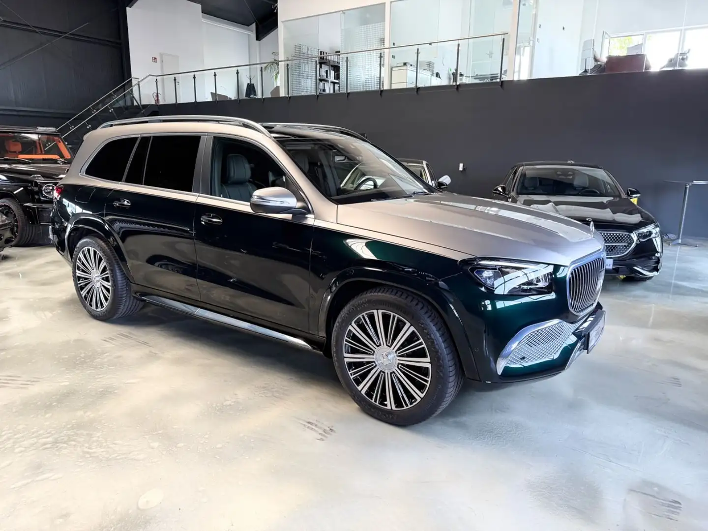 Mercedes-Benz GLS 600 Maybach 4Matic DUO-TONE/FIRST CLASS Grün - 2
