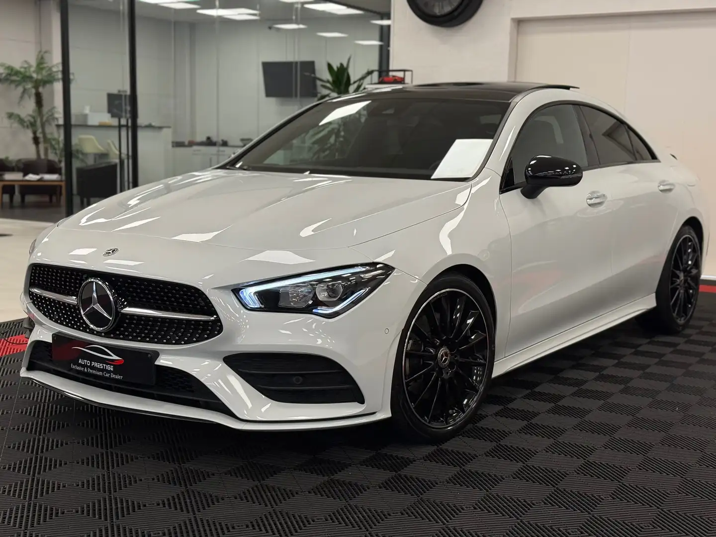 Mercedes-Benz CLA 200 AMG Line * EN PREPARATION * Weiß - 1