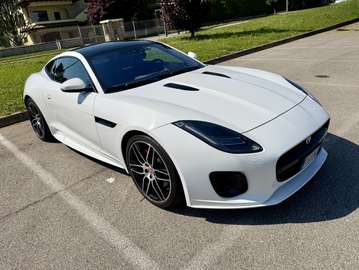 F-Type Coupe 2.0 rwd Chequered Flag Edition