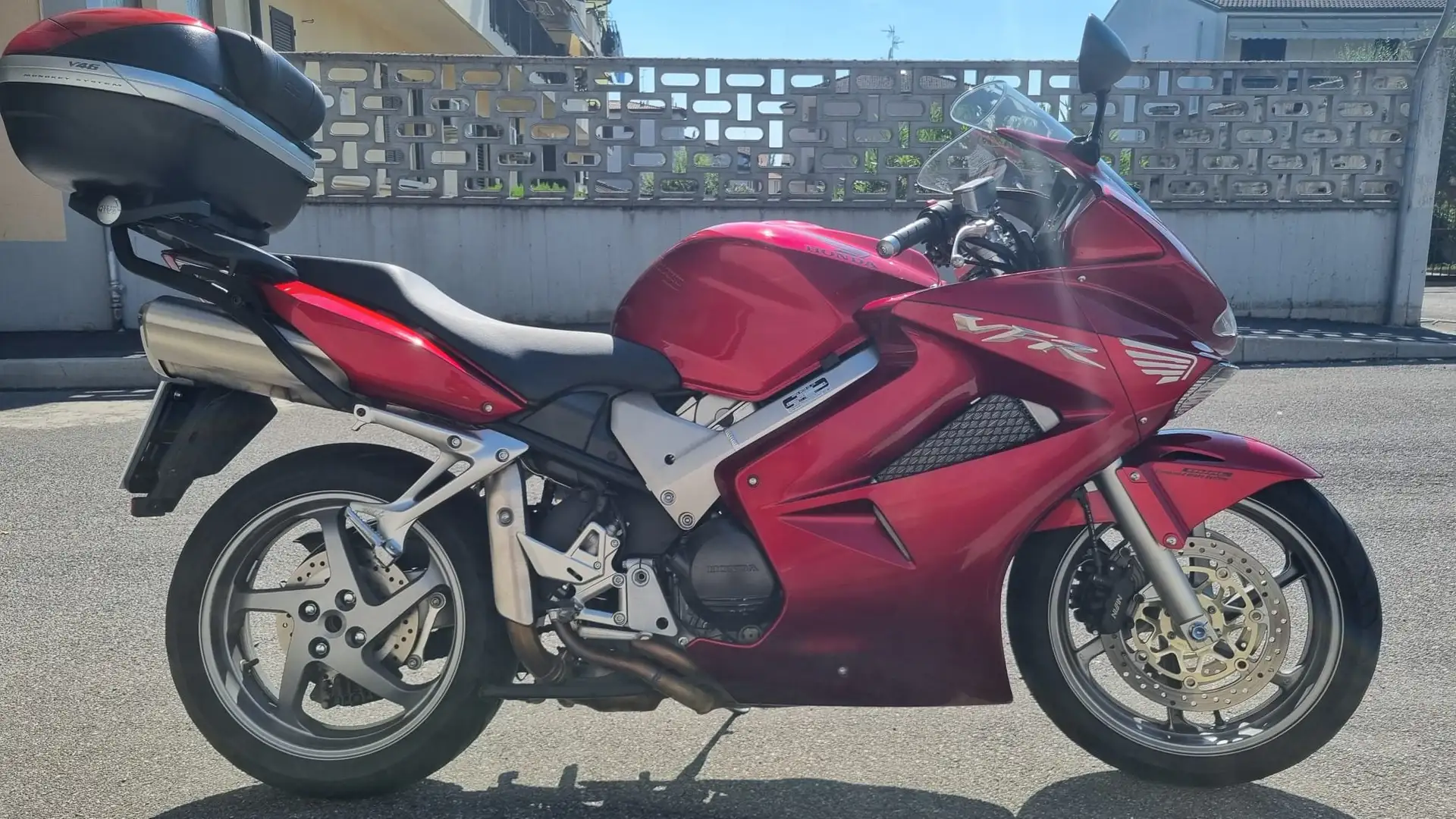 Honda VFR 800 Rosso - 1