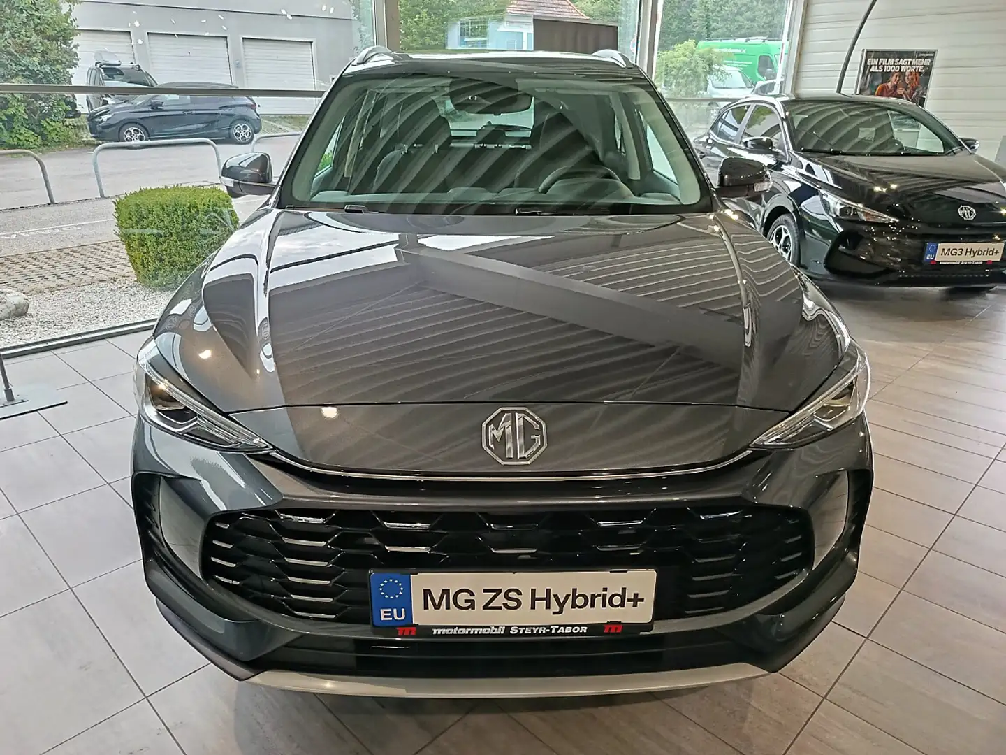 MG ZS 1.5 Hybrid+ Luxury Grau - 2