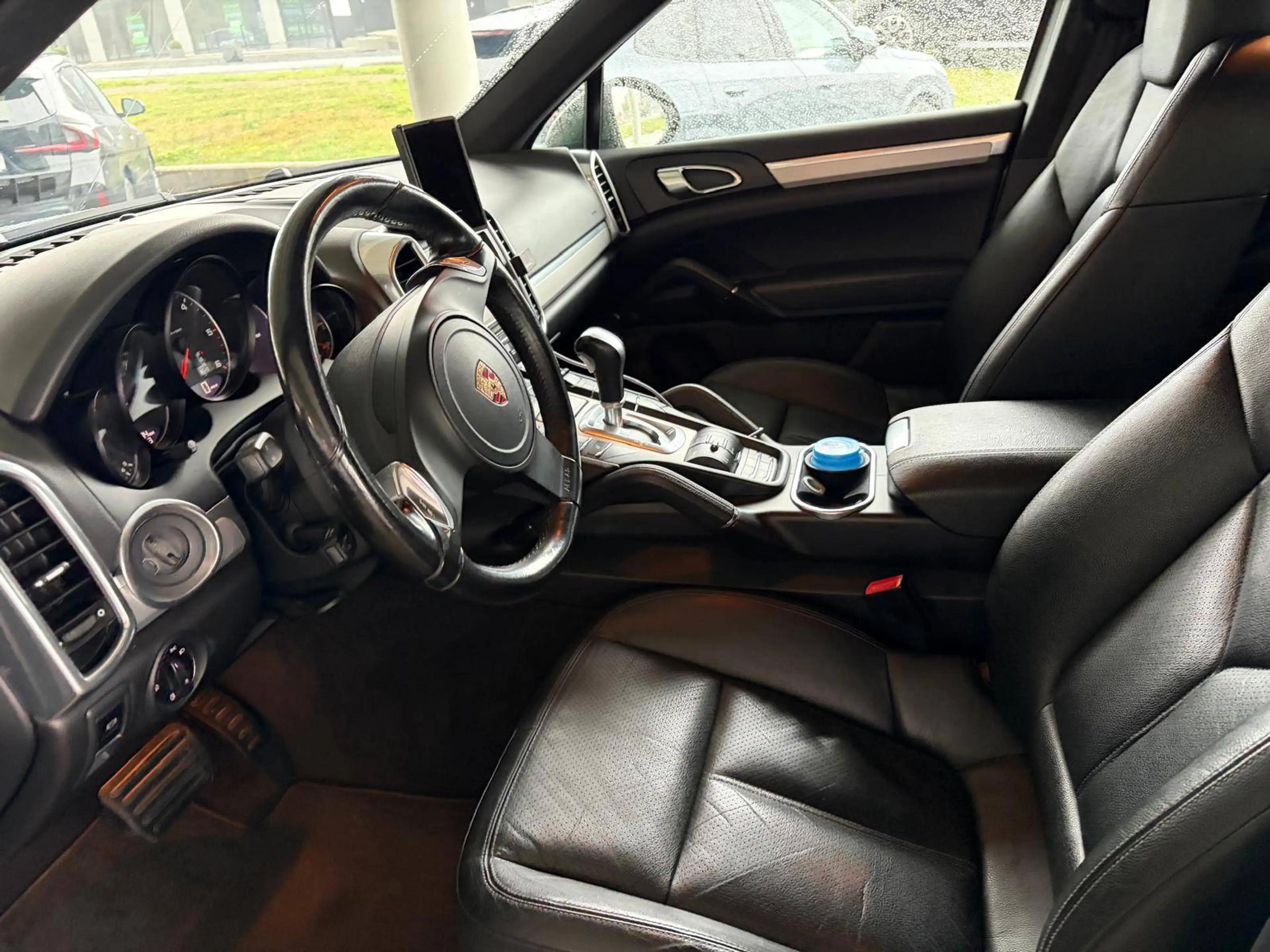 Porsche Cayenne Cayenne 3.0 D V6 Tiptronic S / TOIT PANO/ ETAT NEUF — photo 9