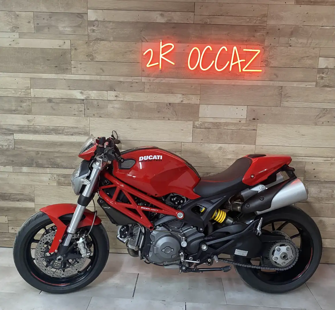 Ducati Monster 796 Rouge - 2