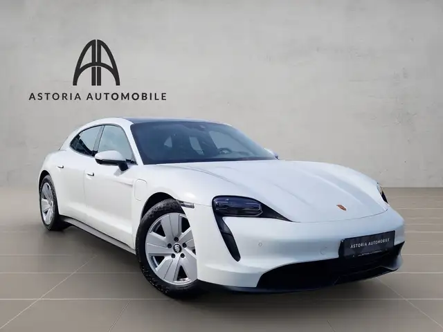 Porsche Taycan view 4