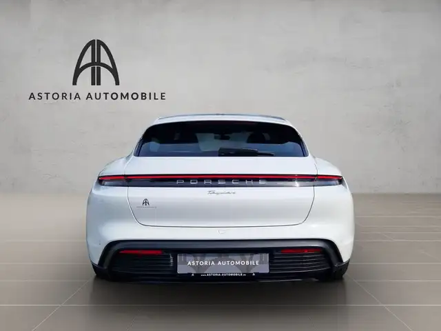Porsche Taycan view 9
