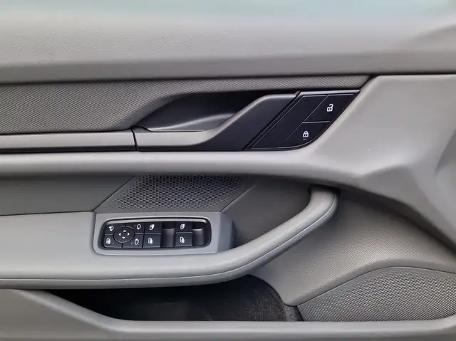 Porsche Taycan view 15
