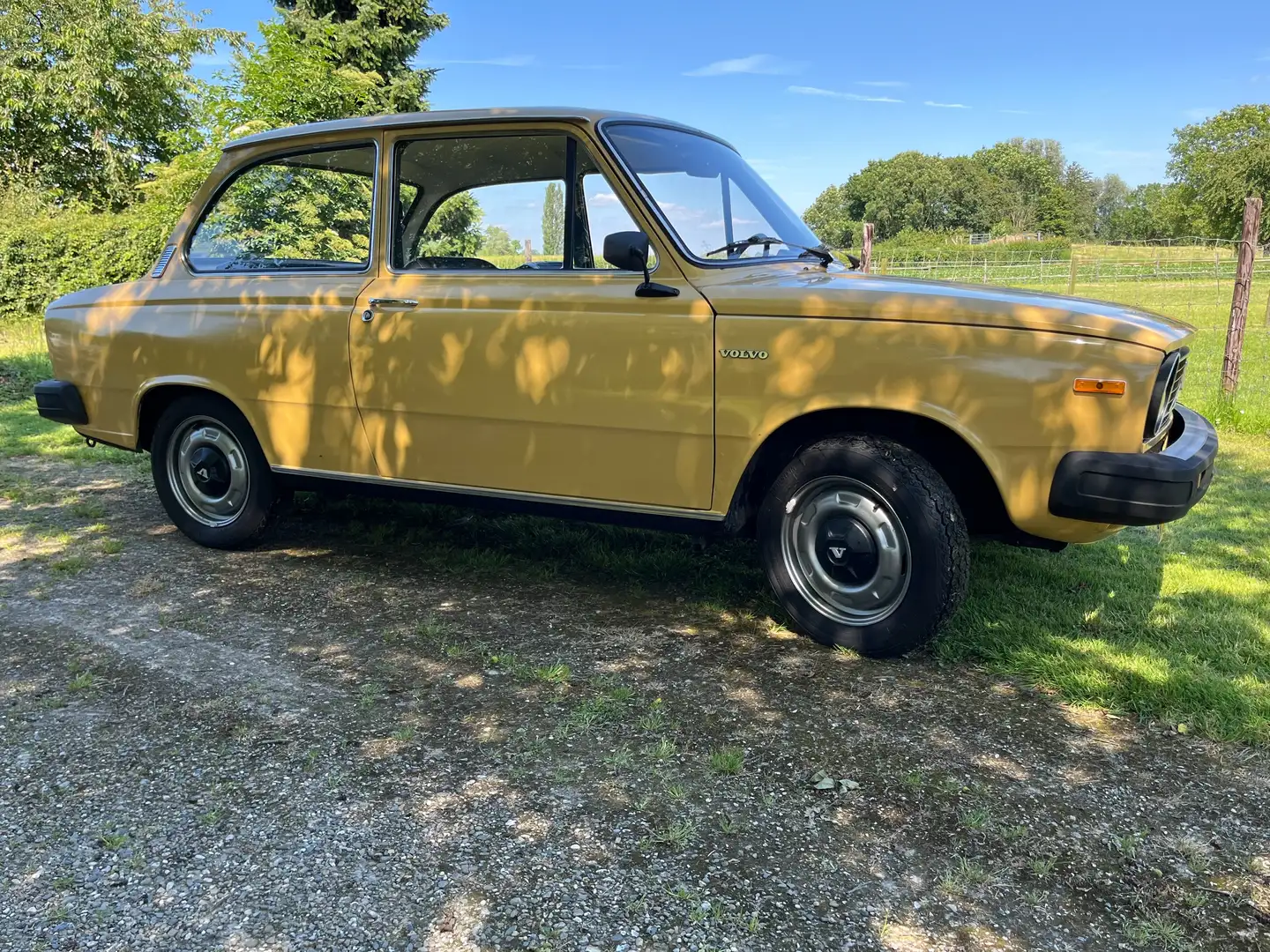 Volvo 340 66 Жовтий - 1