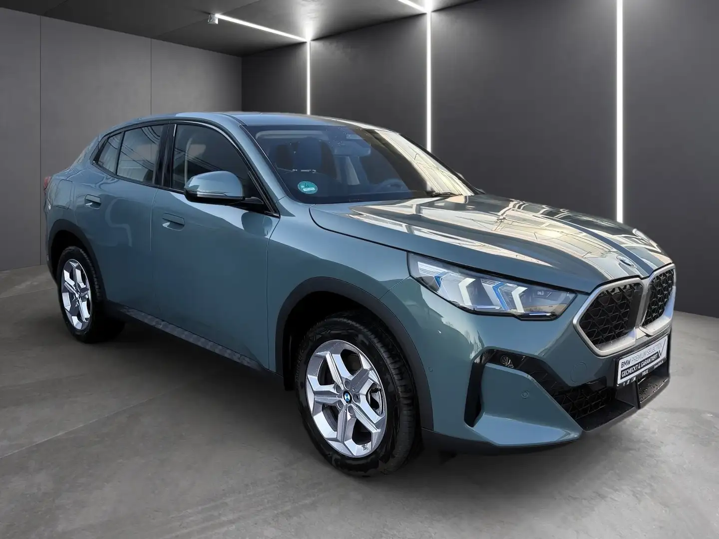 BMW X2 sDrive20i +DR.ASSIST+AUTOMATIK+FLA+WIDESCREEN Zelená - 2