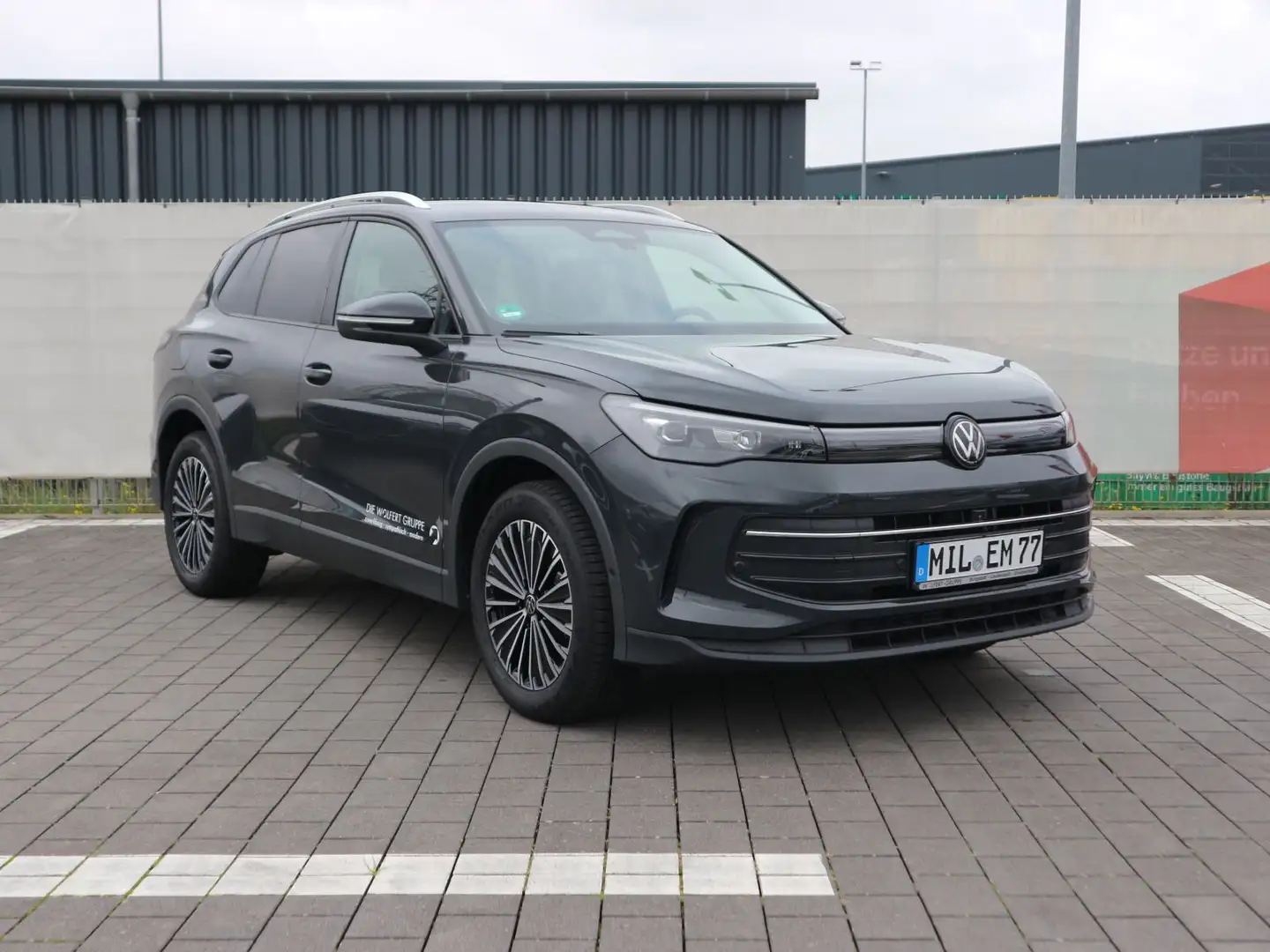 Volkswagen Tiguan GOAL 2,0 TDI SCR (150 PS) DSG *AHK*GANZJA Grau - 2